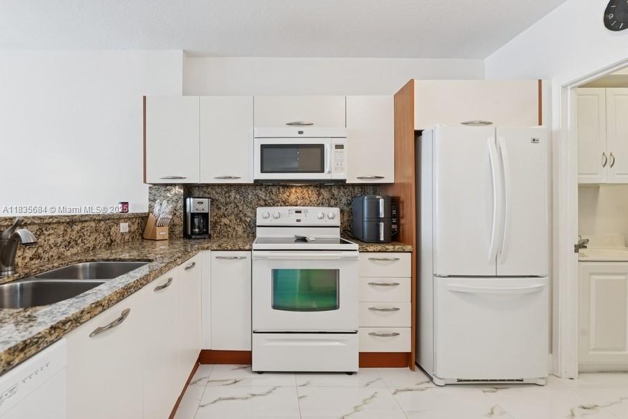 18100 N Bay Rd #1108, Sunny Isles Beach, Florida image 9