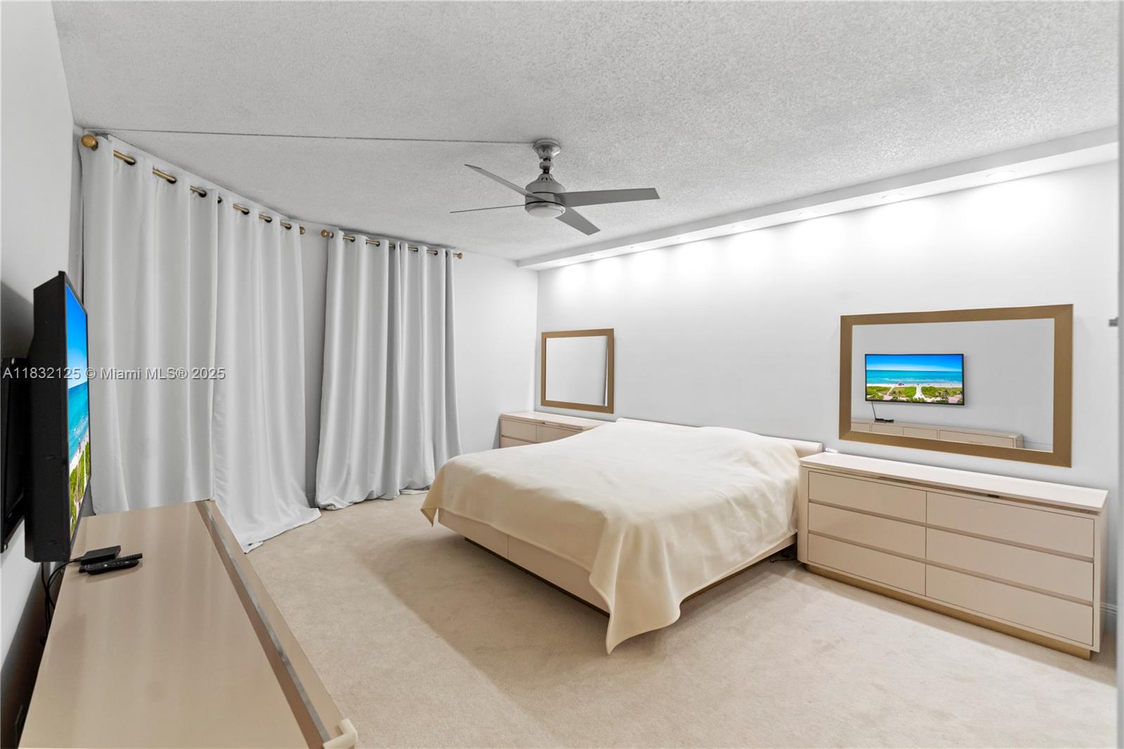 20191 E Country Club Dr #407, Aventura, Florida image 15
