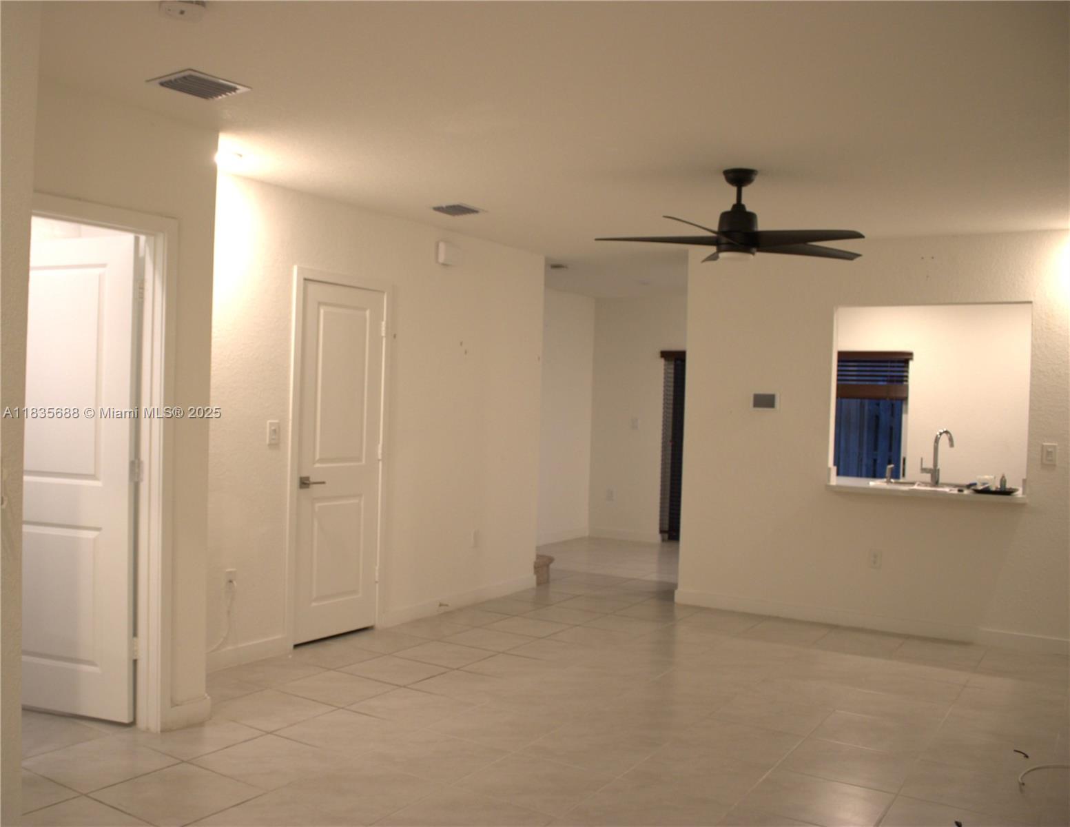 475 NE 5th Ln, Florida City, Florida image 3