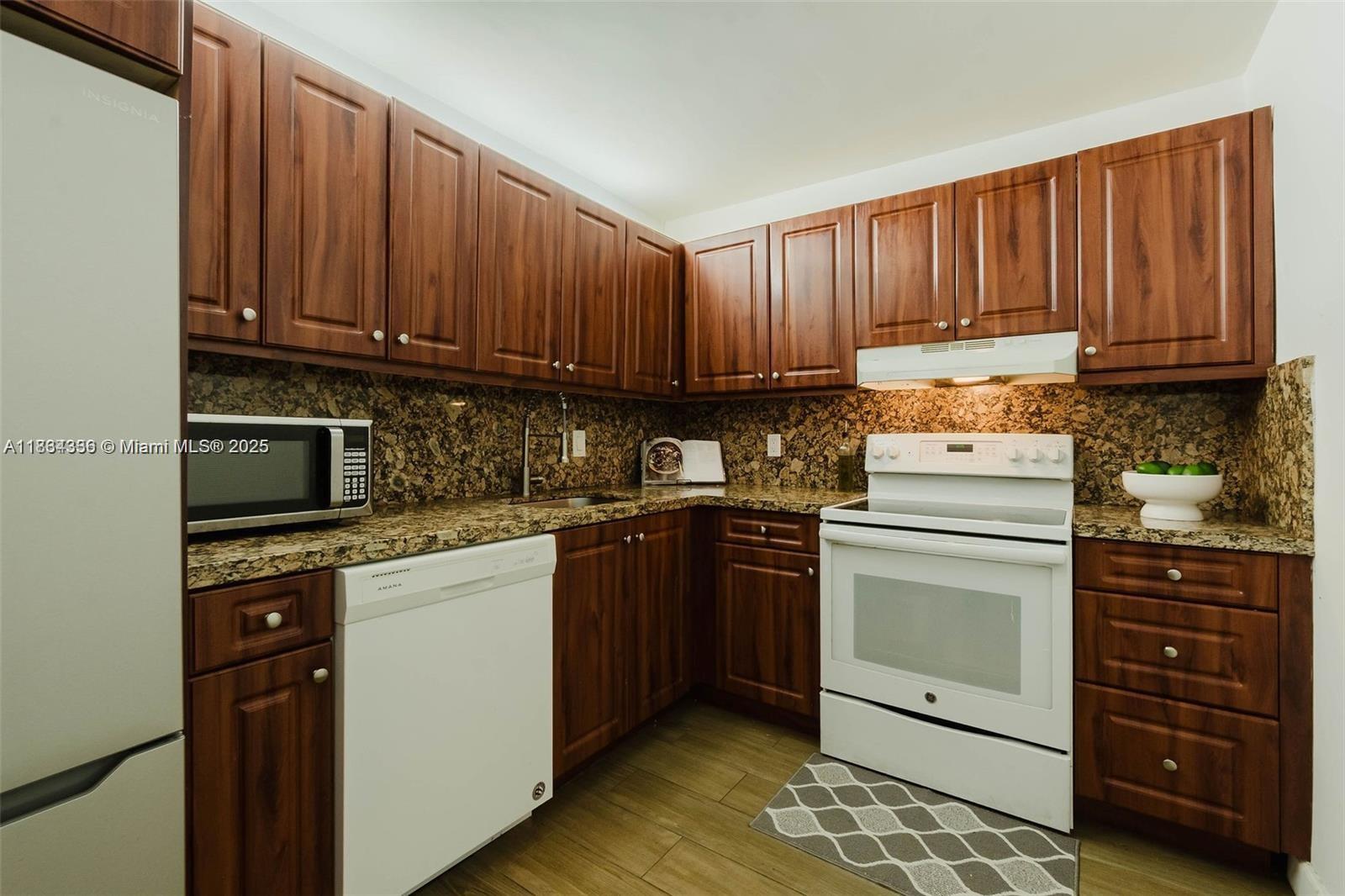 Property photo # 9