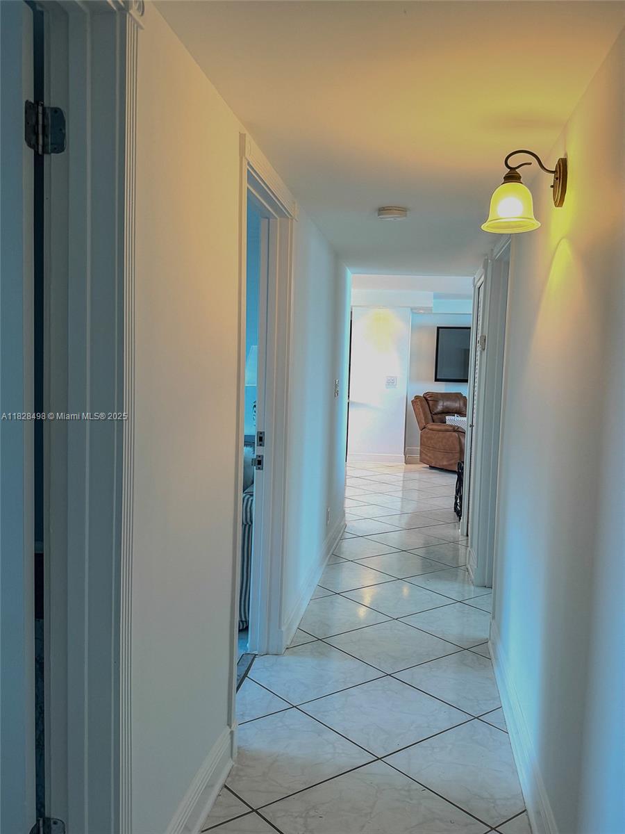 121 Golden Isles Dr #1107, Hallandale Beach, Florida image 18