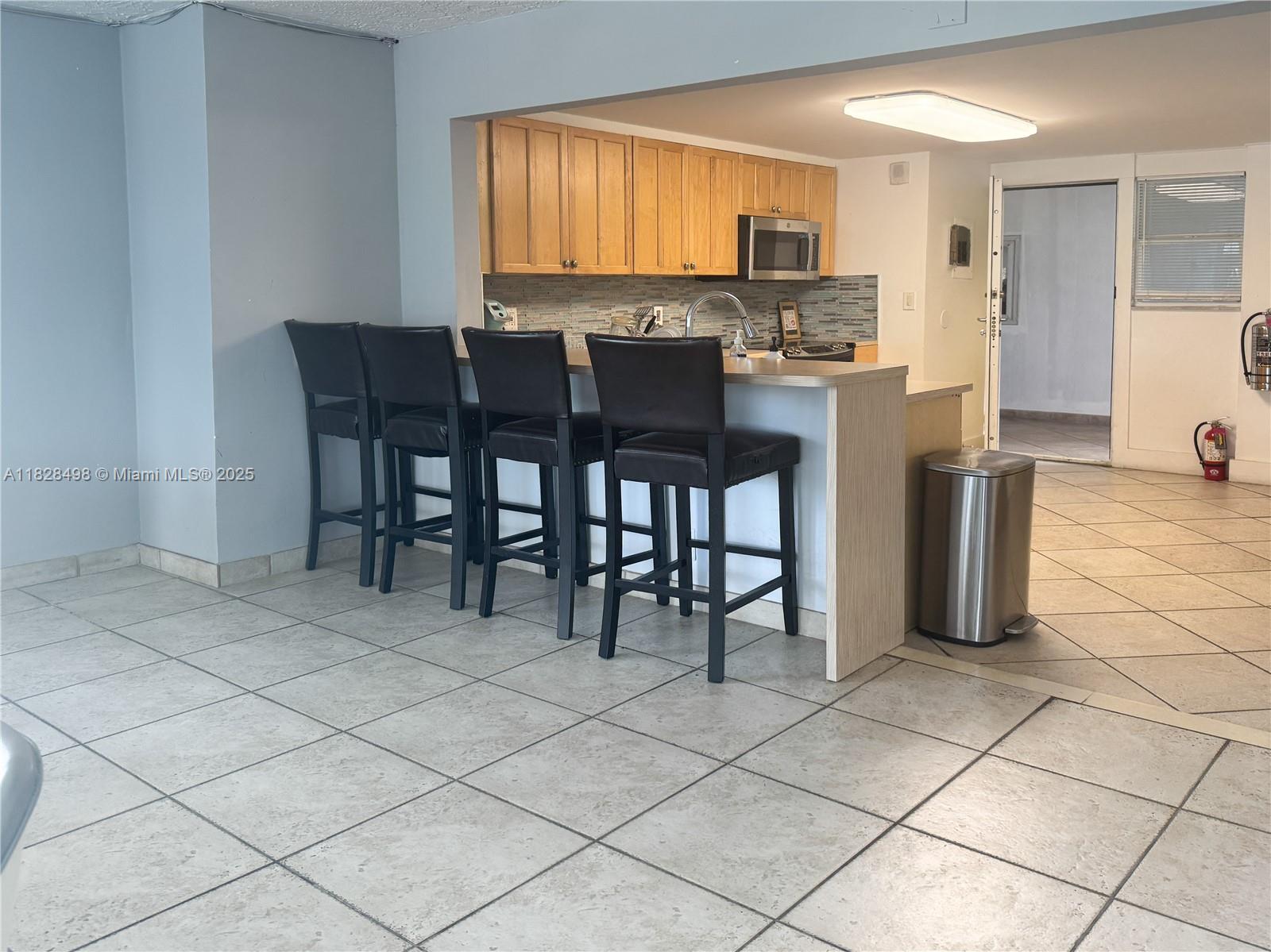 121 Golden Isles Dr #1107, Hallandale Beach, Florida image 25