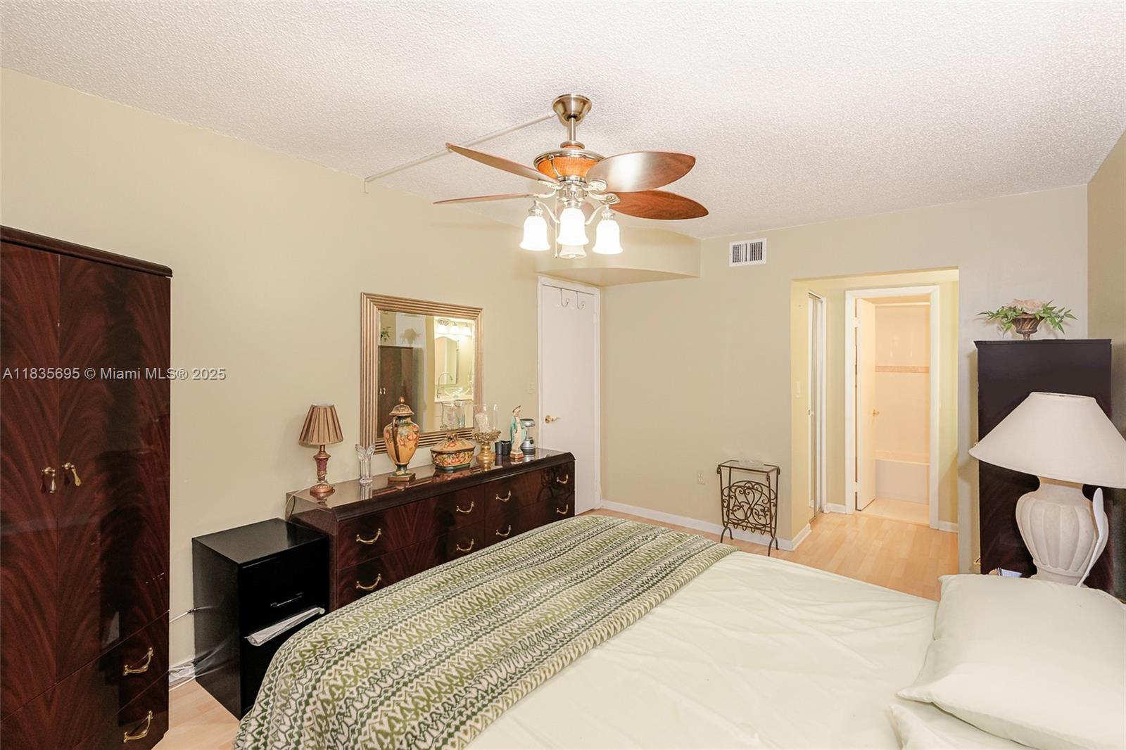 901 Colony Point Cir #107, Pembroke Pines, Florida image 18
