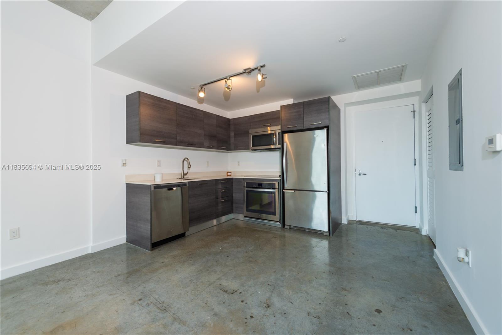 Property photo # 3