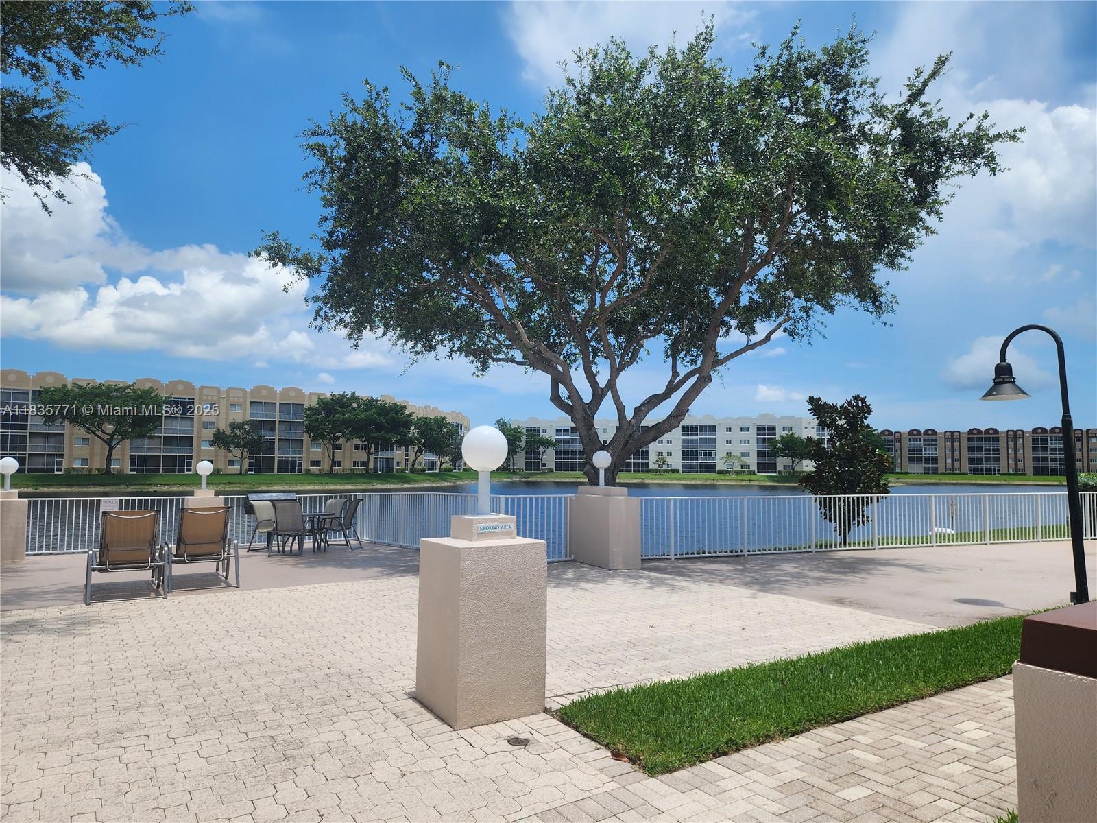 7694 Granville Dr #412E, Tamarac, Florida image 2