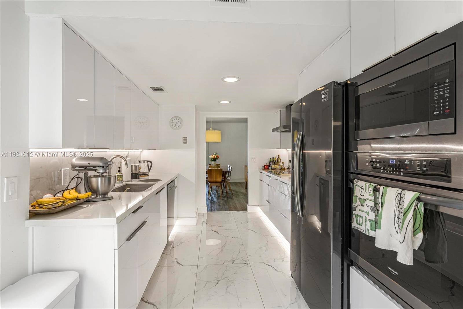 7441 Bay Hill Dr, Hialeah, Florida image 18