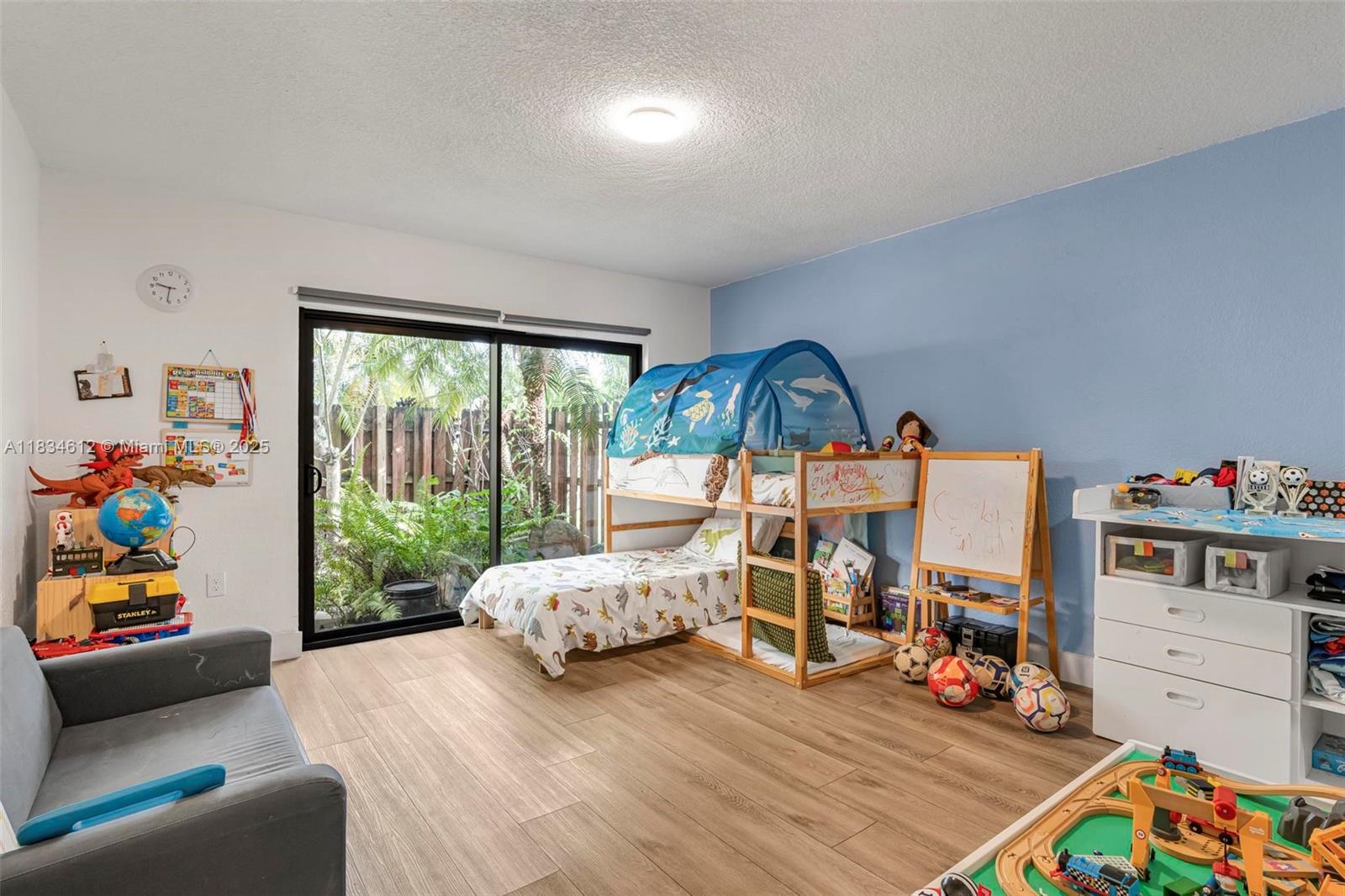 7441 Bay Hill Dr, Hialeah, Florida image 27