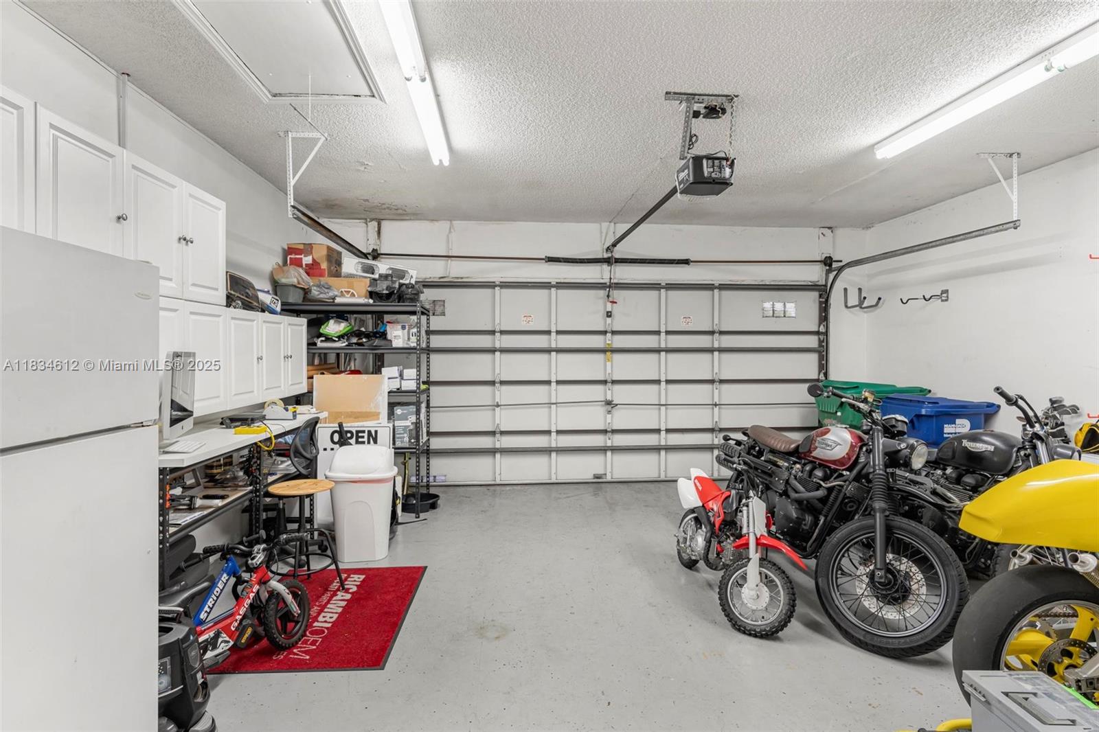 7441 Bay Hill Dr, Hialeah, Florida image 39