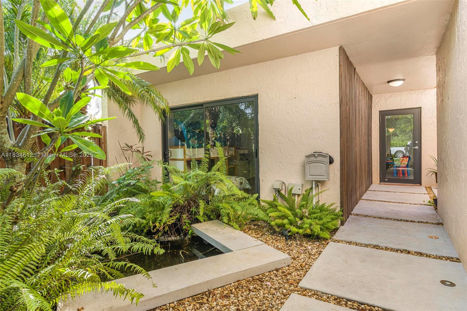 7441 Bay Hill Dr, Hialeah, Florida image 5