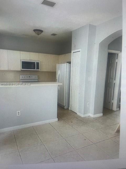7325   NW 174 Te #104, Miami Lakes, Florida image 5