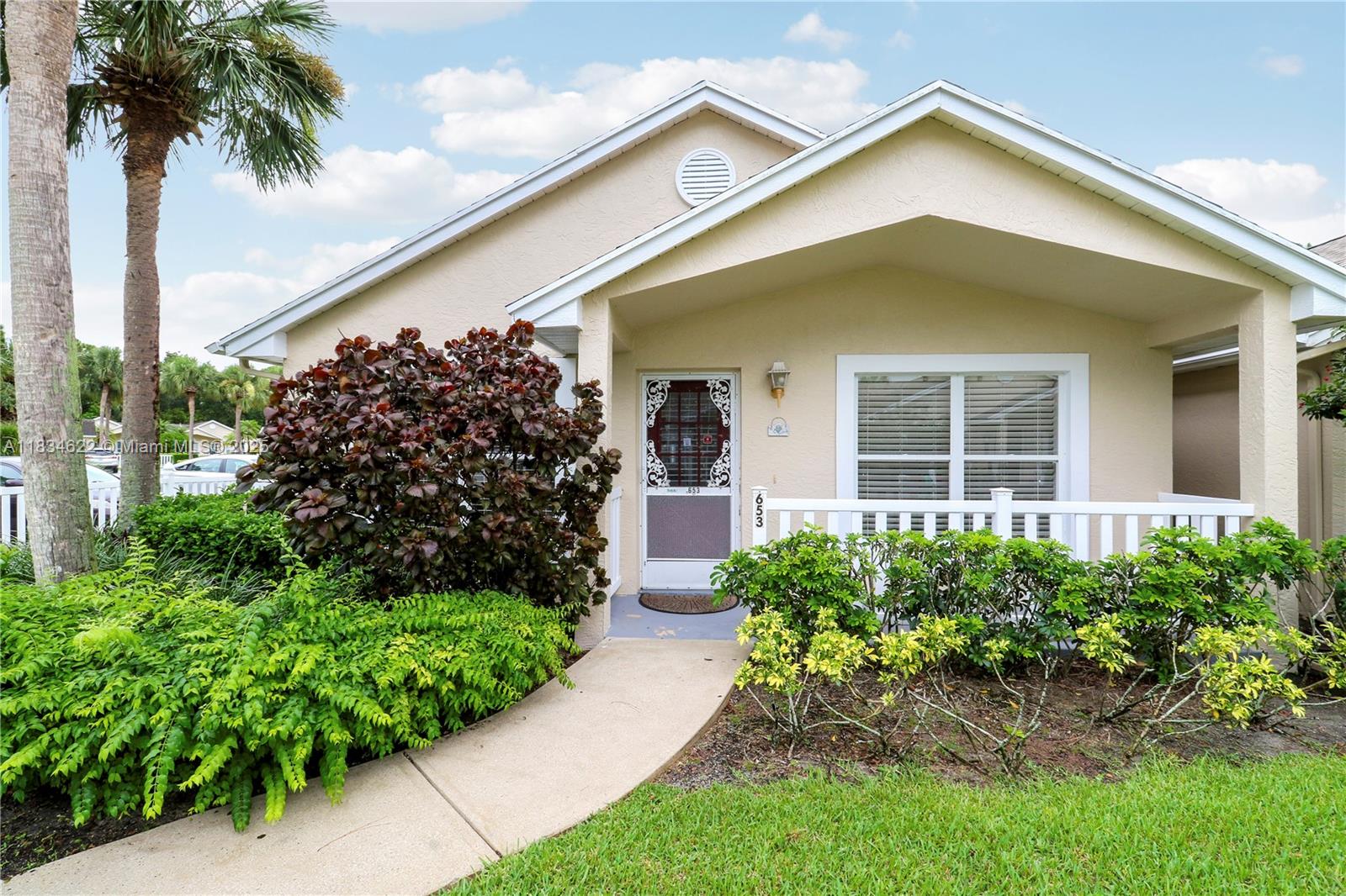 653 NW San Remo Cir, Port St. Lucie, Florida image 1