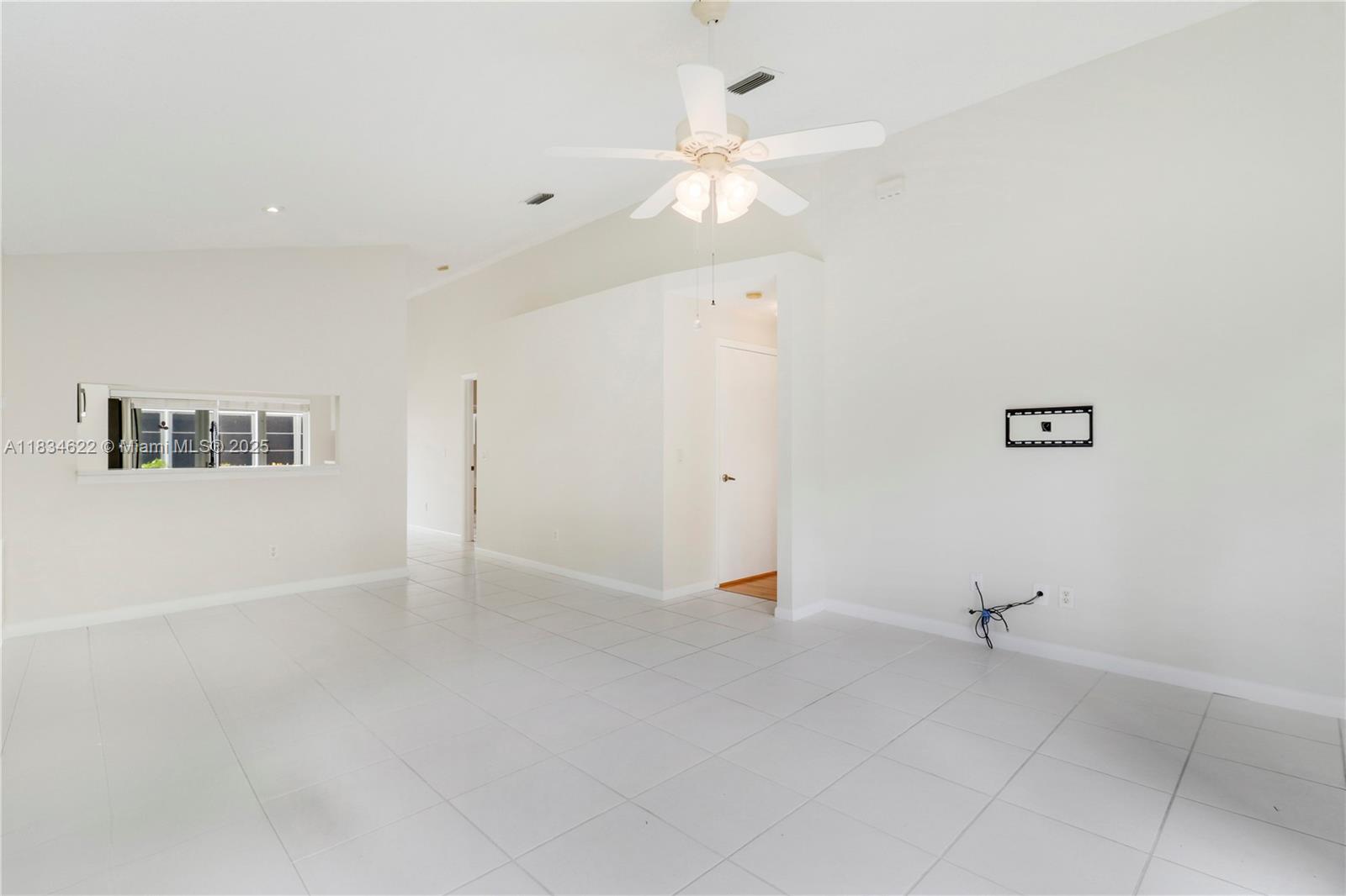 653 NW San Remo Cir, Port St. Lucie, Florida image 10