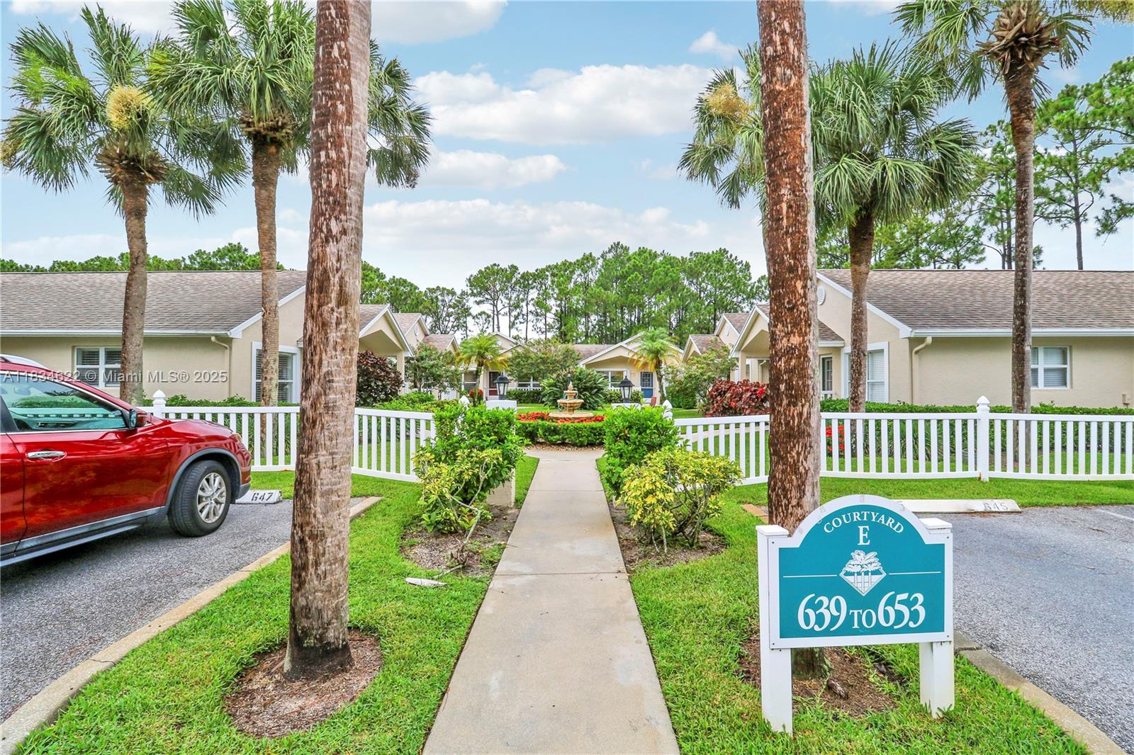 653 NW San Remo Cir, Port St. Lucie, Florida image 2