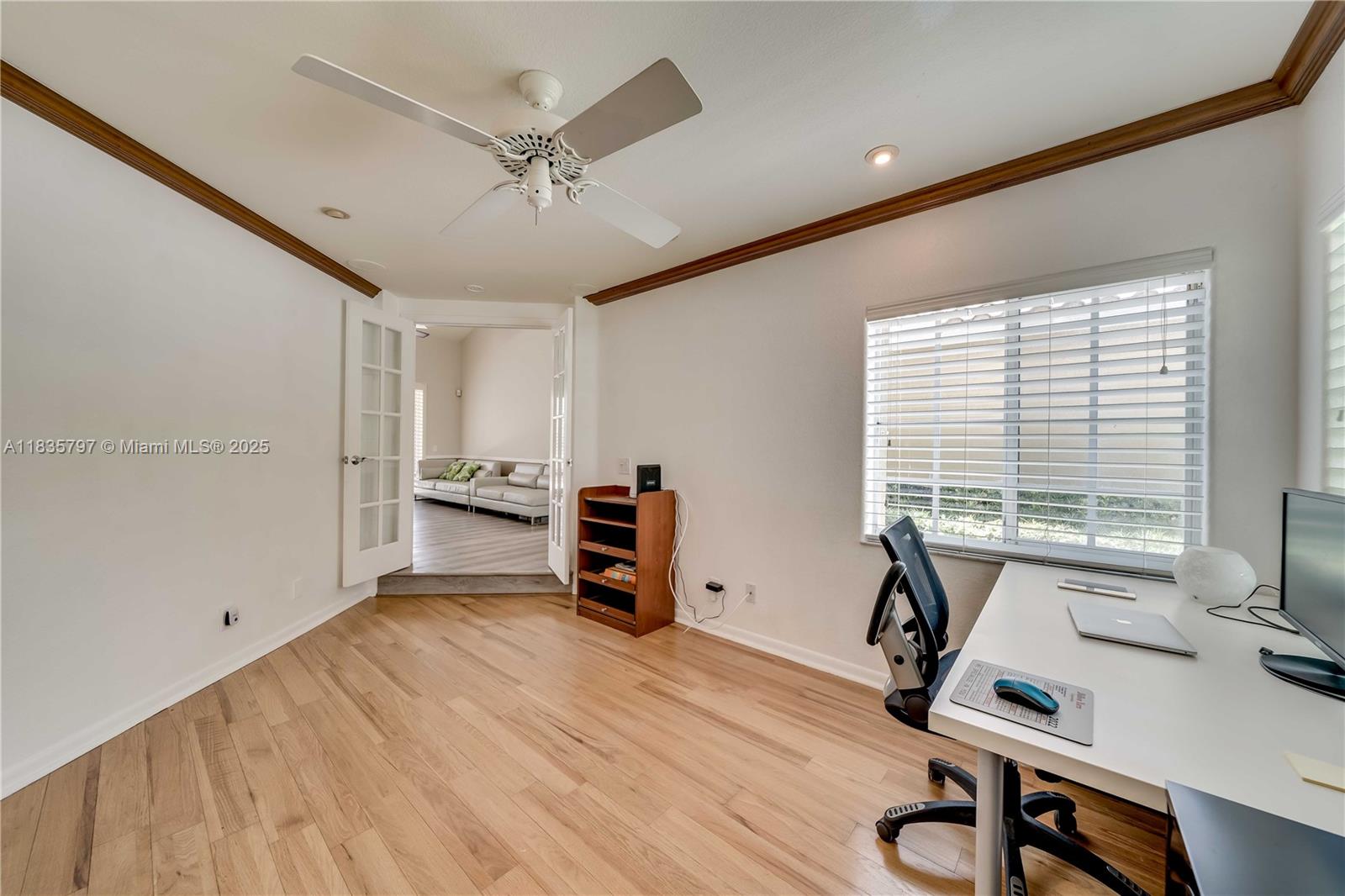 1174 Laguna Springs Dr, Weston, Florida image 17