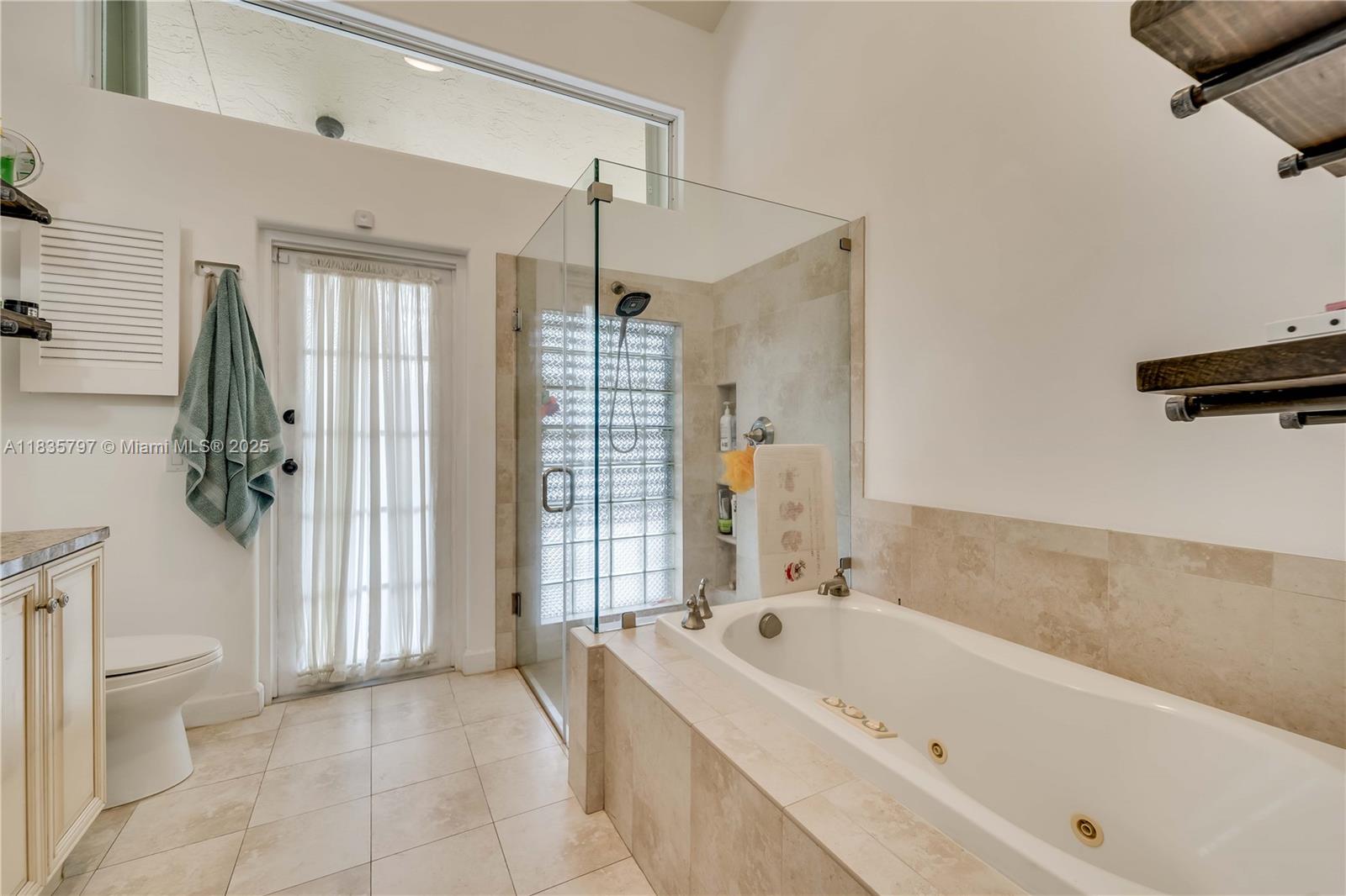 1174 Laguna Springs Dr, Weston, Florida image 24