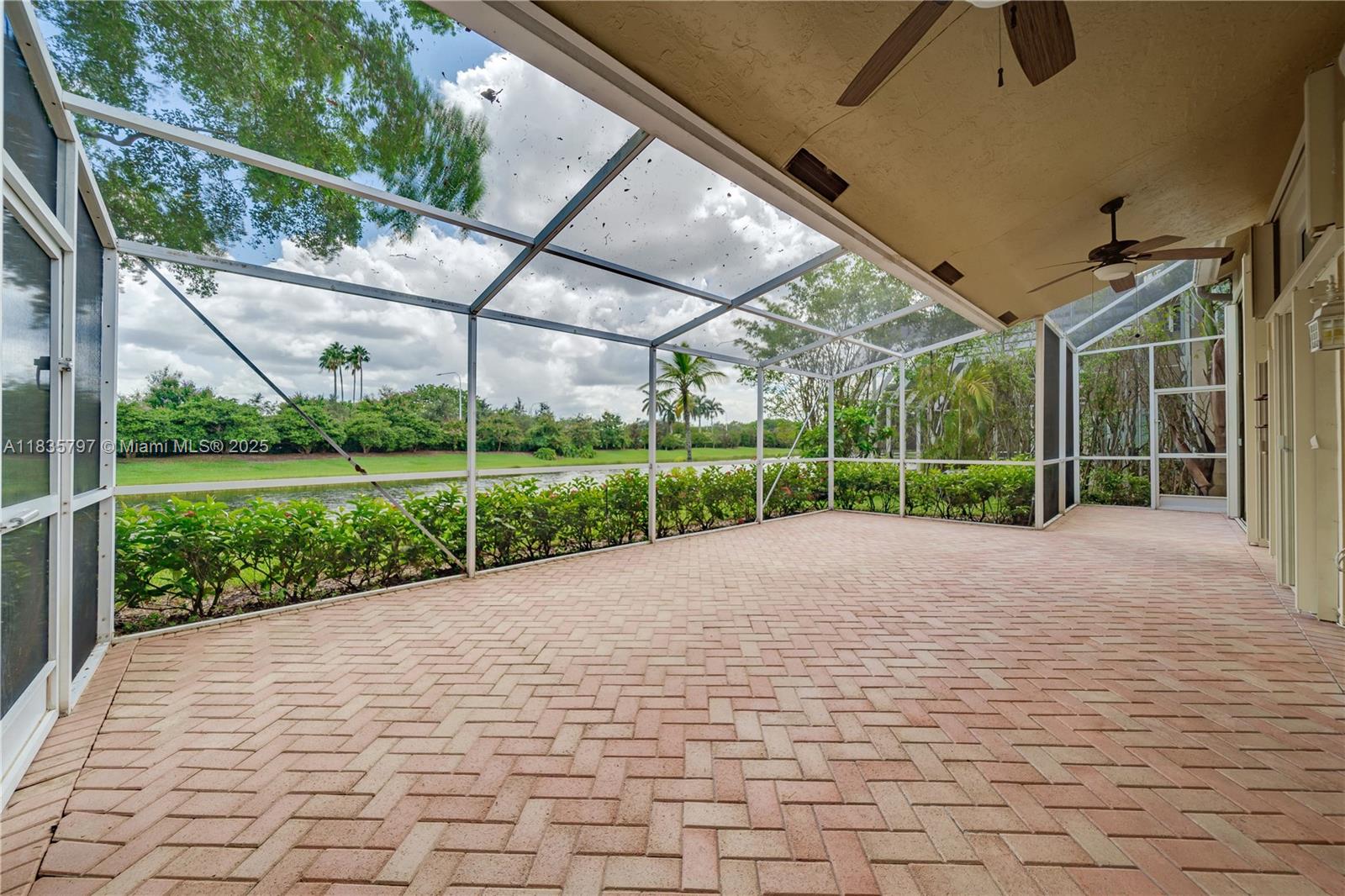 1174 Laguna Springs Dr, Weston, Florida image 27