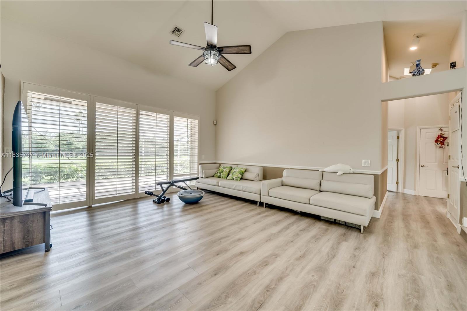 1174 Laguna Springs Dr, Weston, Florida image 6