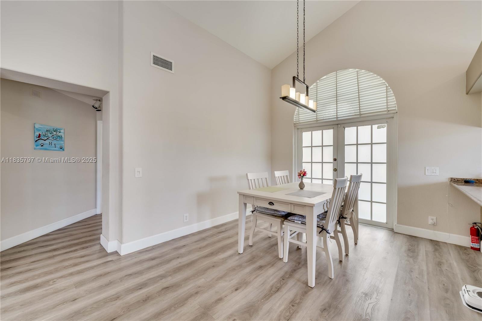 1174 Laguna Springs Dr, Weston, Florida image 8