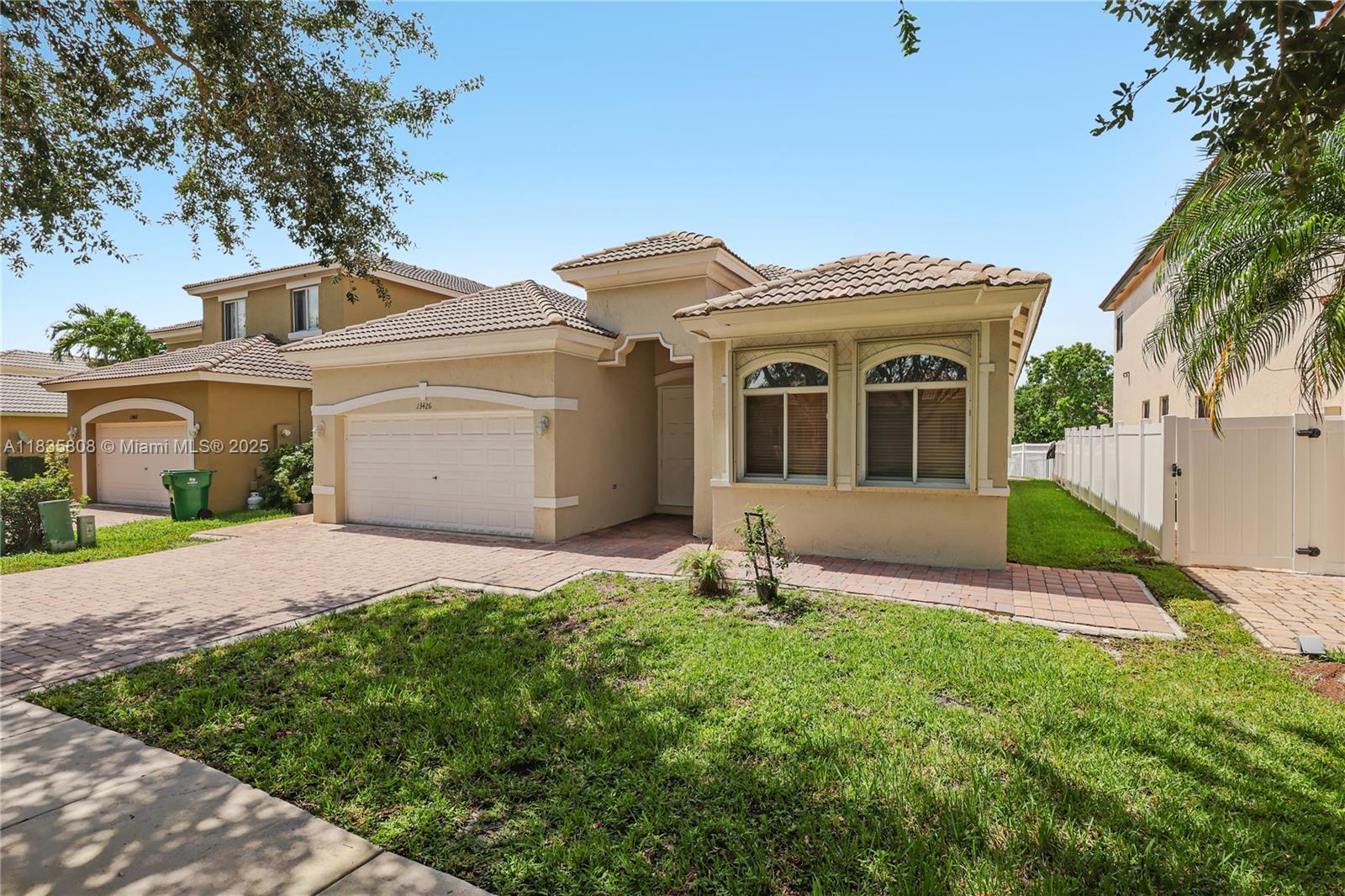 Residential, Miramar, Florida image 3