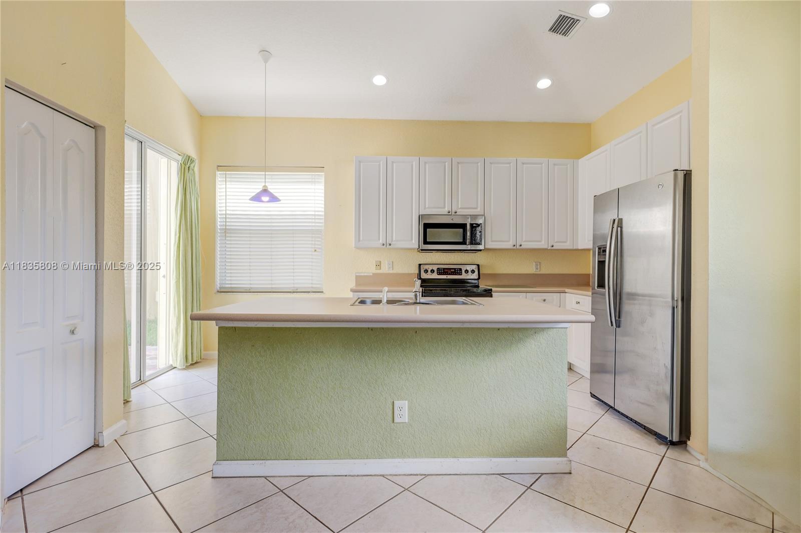 Residential, Miramar, Florida image 5