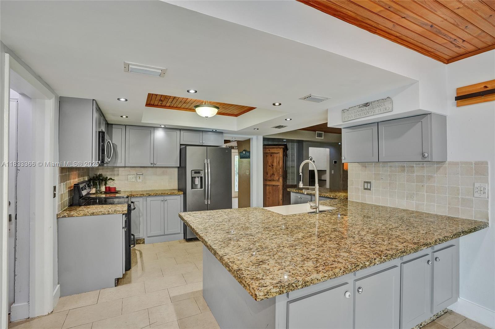 5840 SW 19th St, Plantation, Florida image 12
