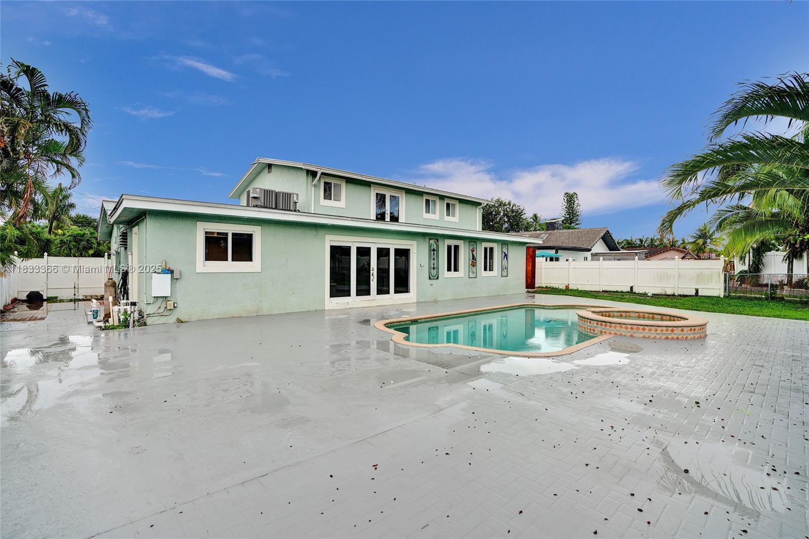5840 SW 19th St, Plantation, Florida image 2