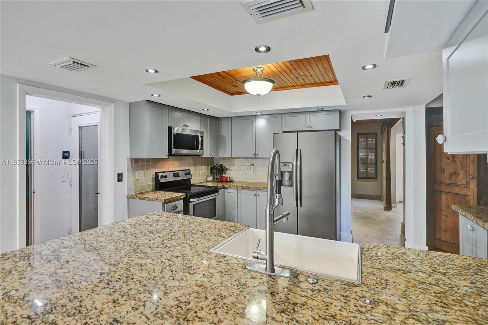 5840 SW 19th St, Plantation, Florida image 9