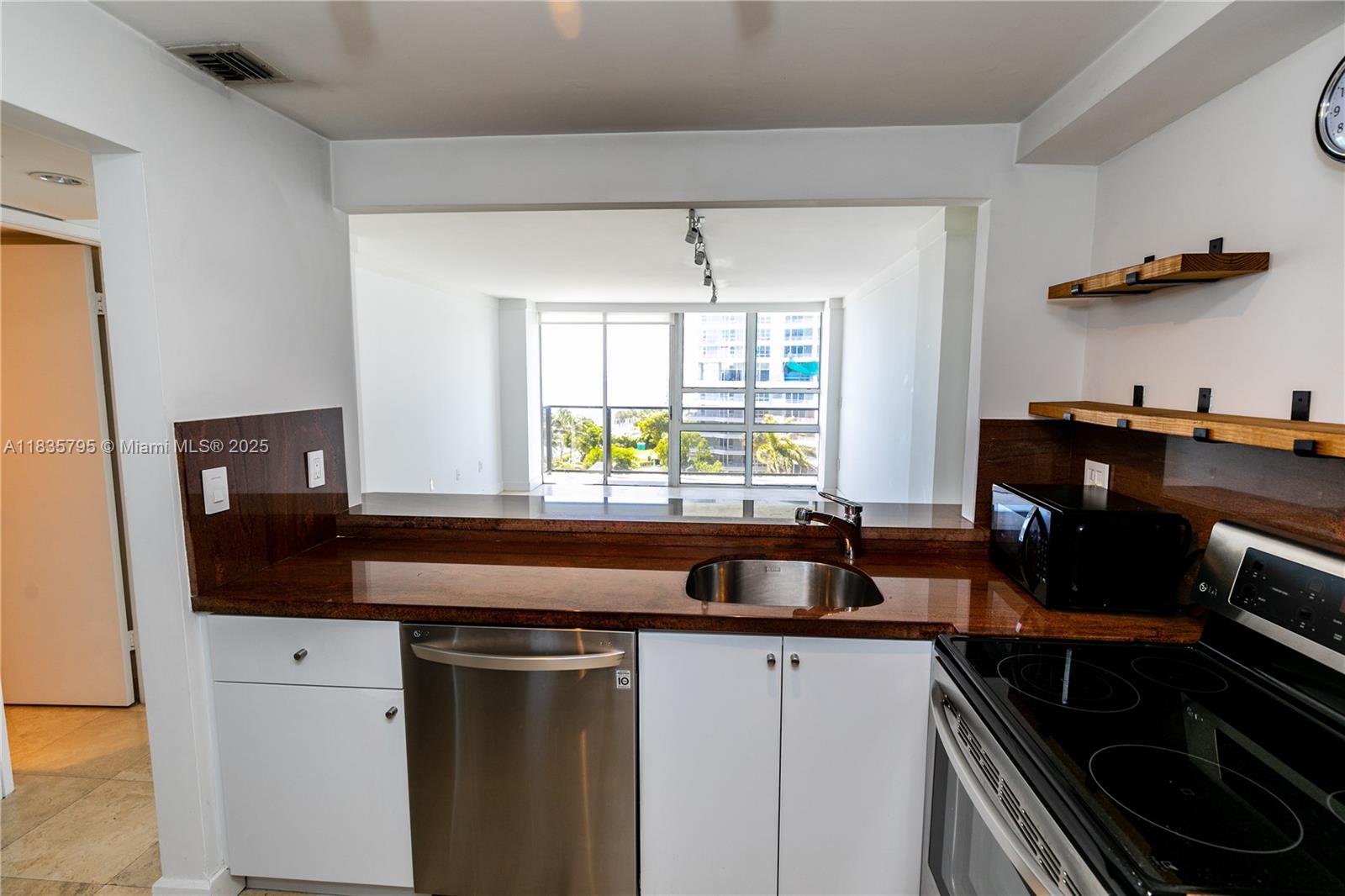Property photo # 4
