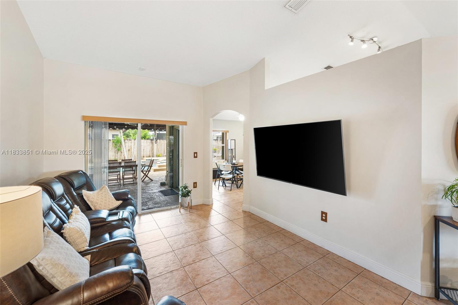 15218 SW 181st Ter, Miami, Florida image 10
