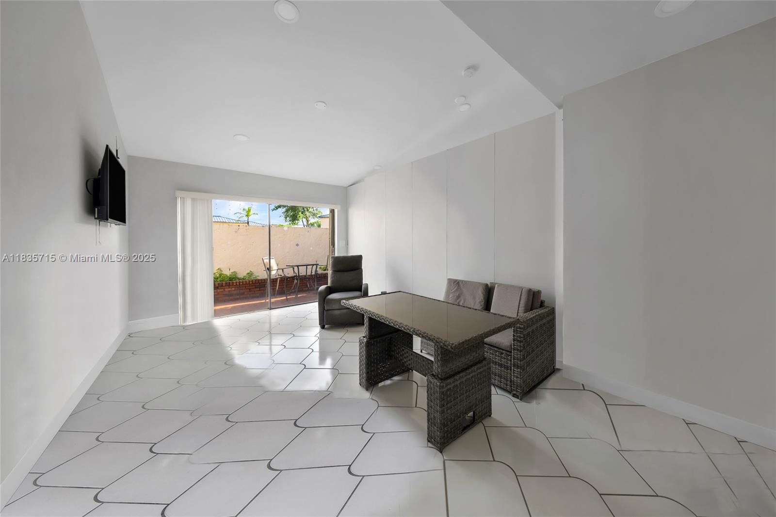 6637 NW 181st Ln, Hialeah, Florida image 15