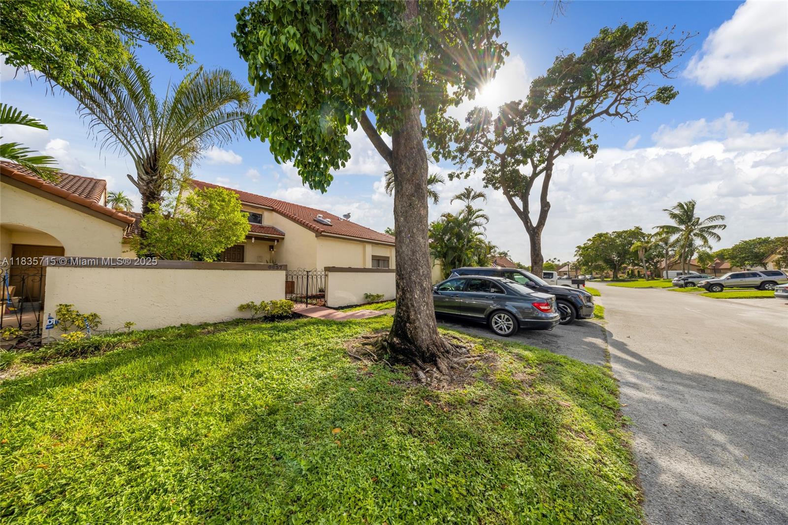 6637 NW 181st Ln, Hialeah, Florida image 5
