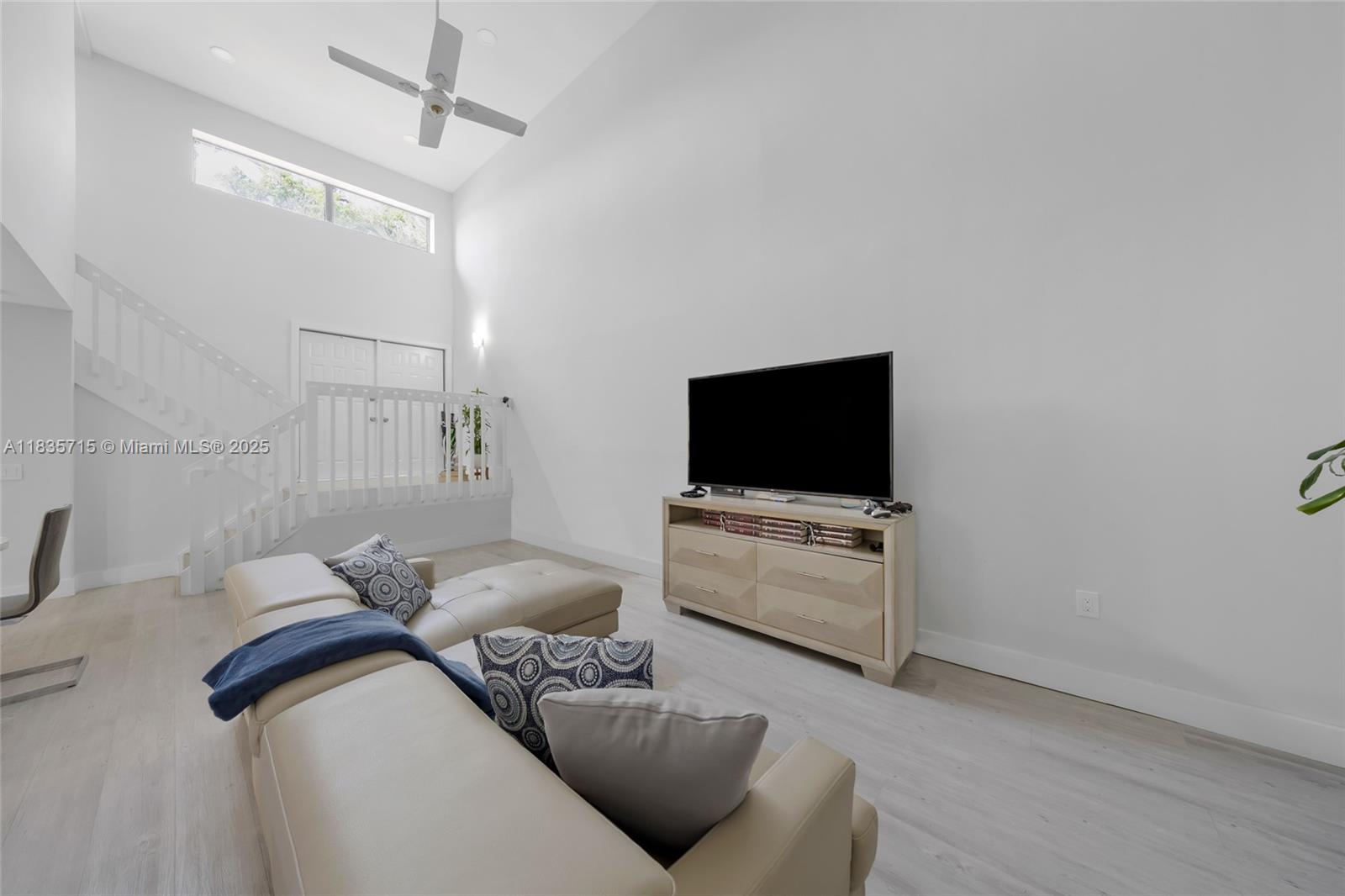 6637 NW 181st Ln, Hialeah, Florida image 8