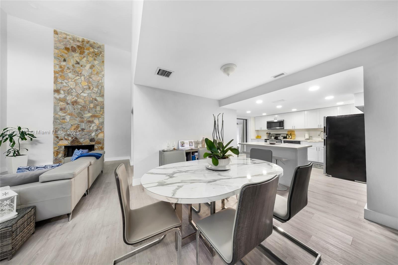 6637 NW 181st Ln, Hialeah, Florida image 9