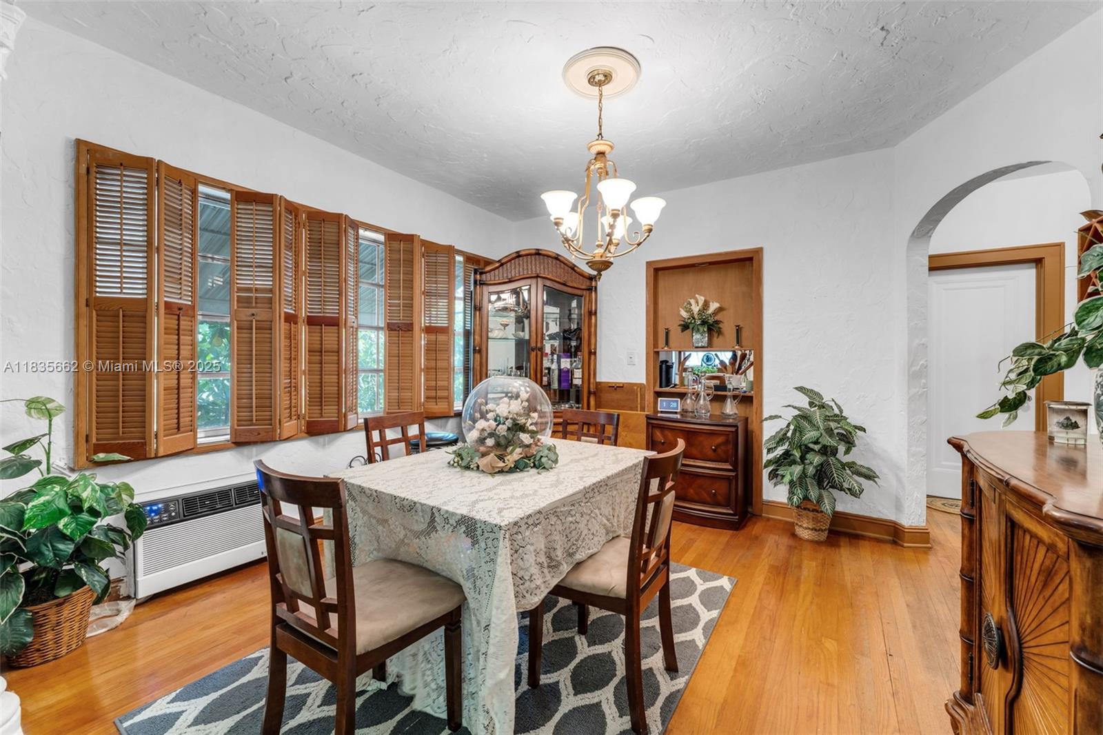 1305 Alhambra Cir, Coral Gables, Florida image 9