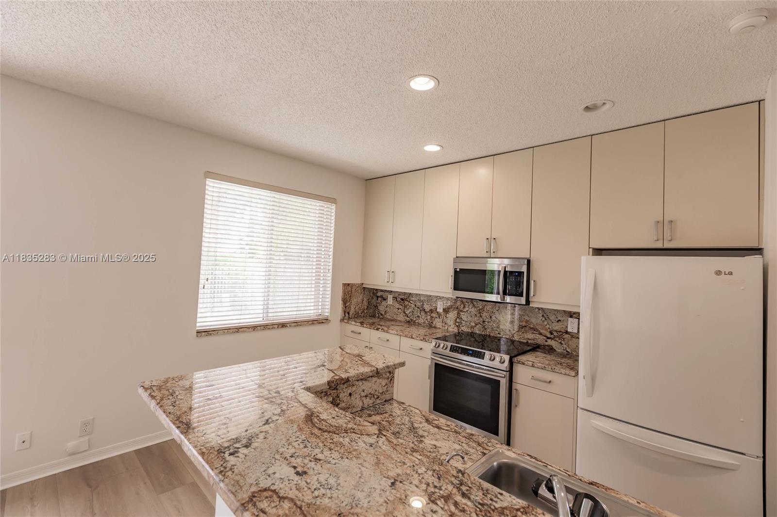 1326 Majesty Ter, Weston, Florida image 15