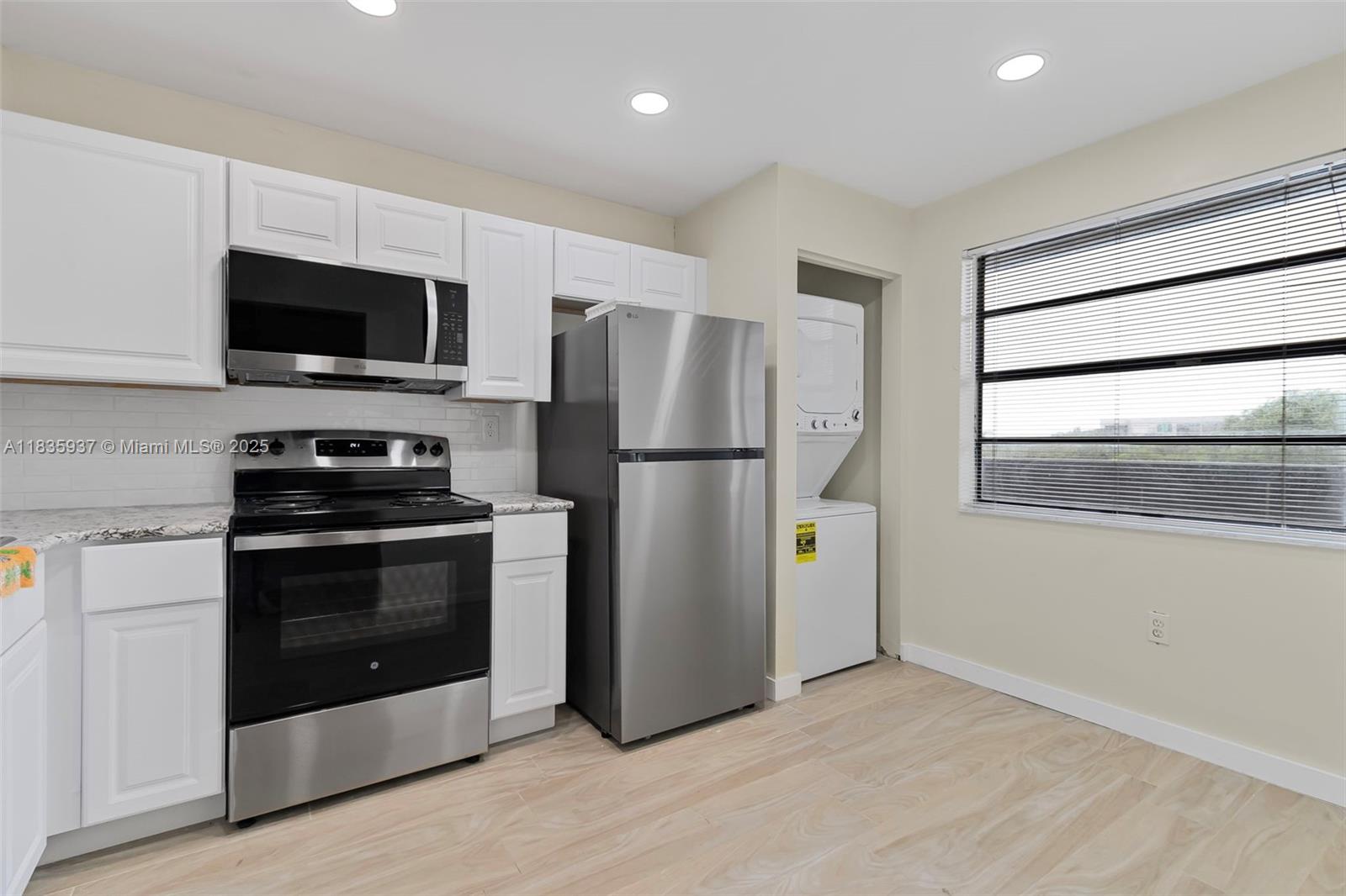 1001 Colony Point Cir #419, Pembroke Pines, Florida image 7