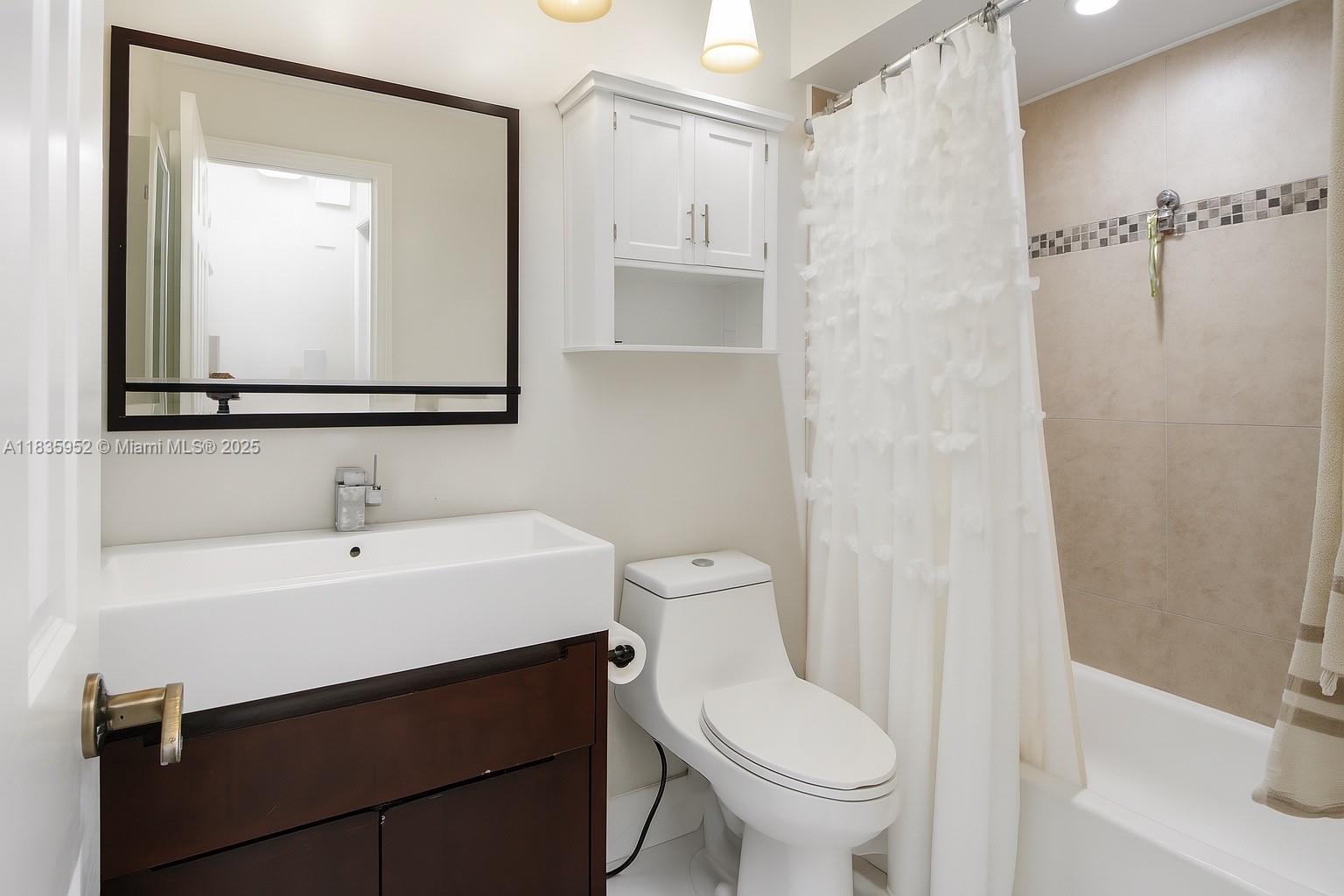 17012 NW 66th Ct, Hialeah, Florida image 14