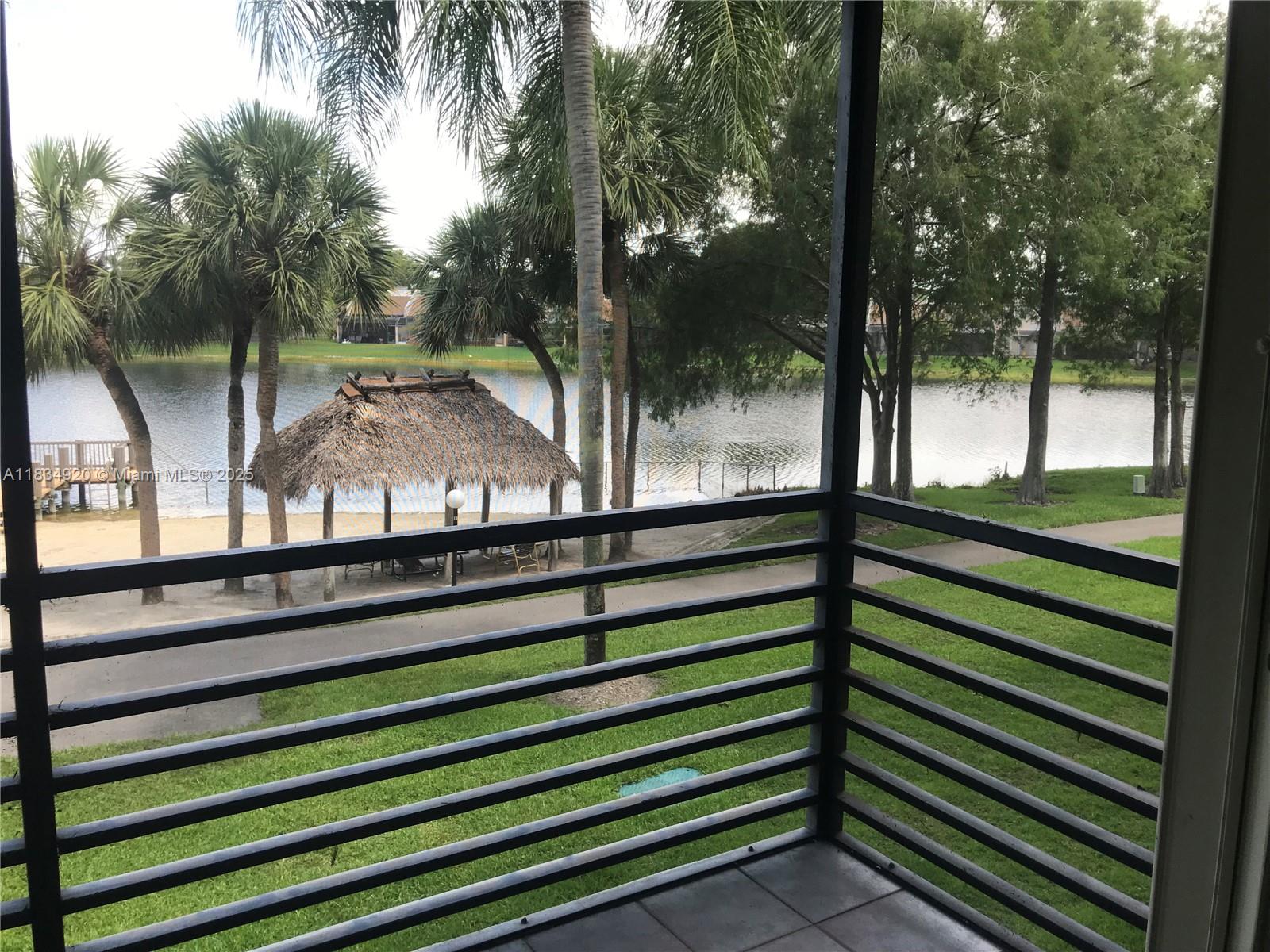 1101 Colony Point Cir #206, Pembroke Pines, Florida image 5
