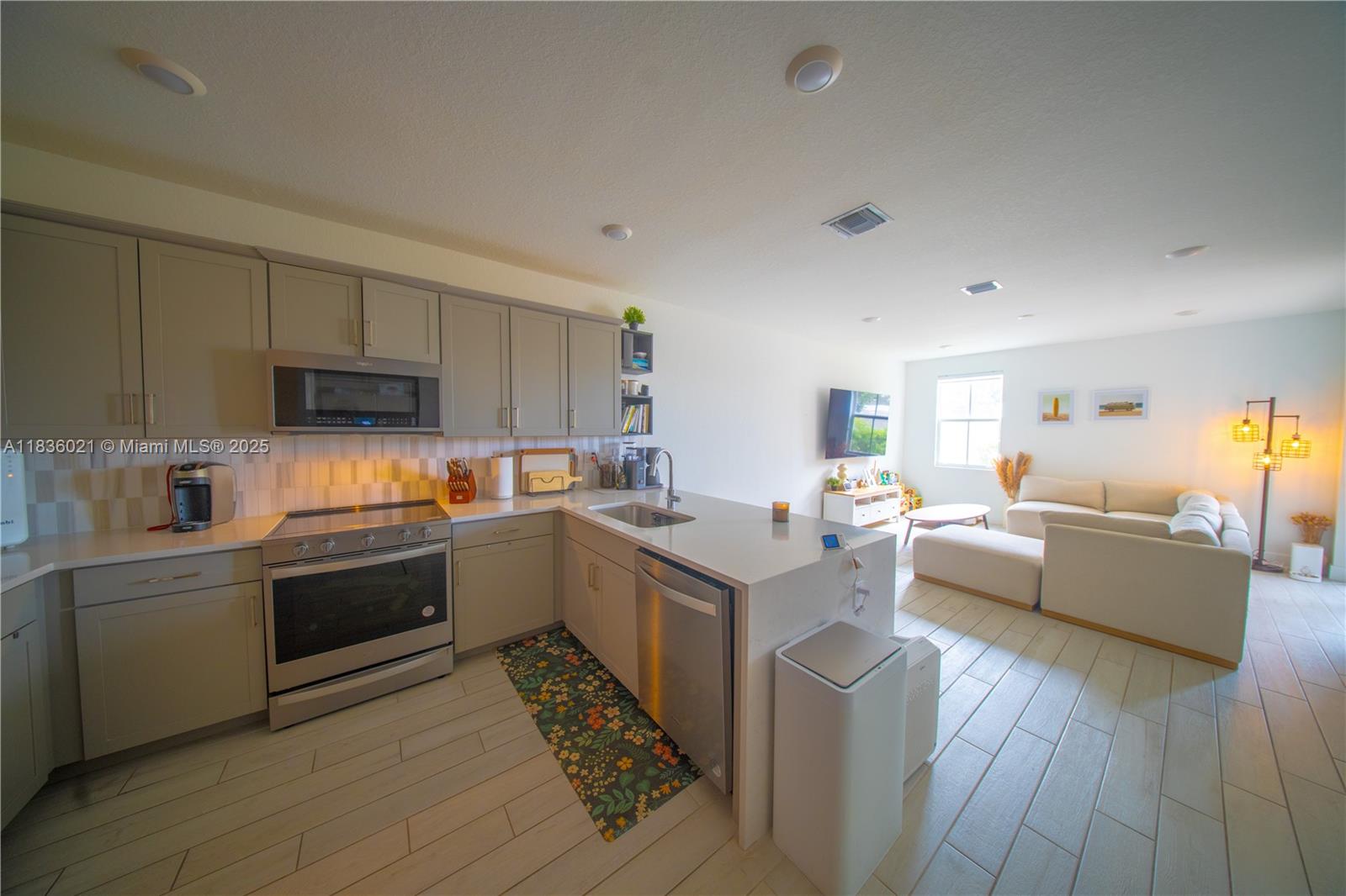 138 SW 171st Way, Pembroke Pines, Florida image 12
