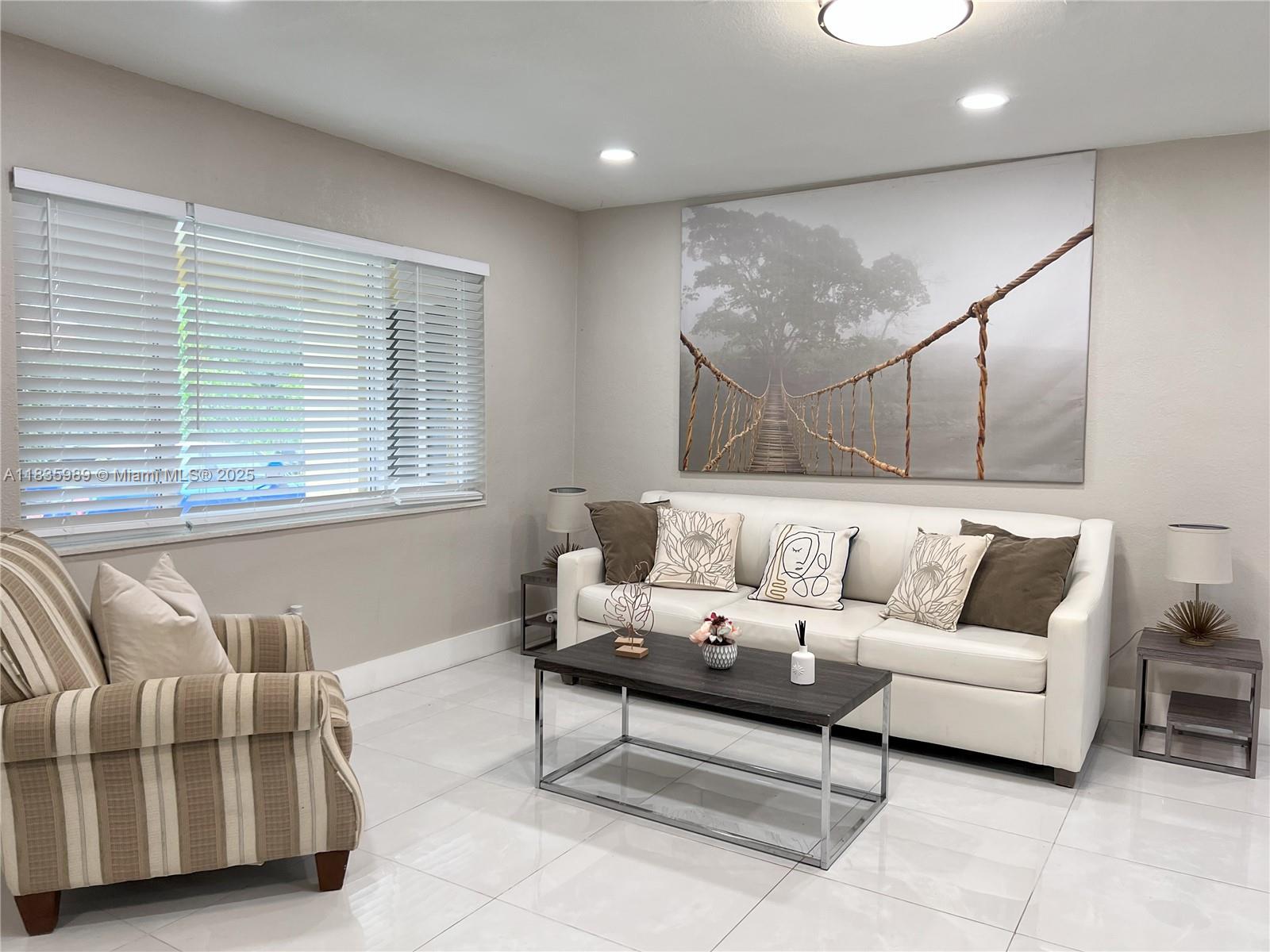 341 S 24th Ave, Hollywood, Florida image 3