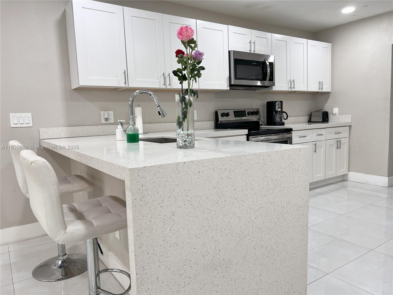 341 S 24th Ave, Hollywood, Florida image 6
