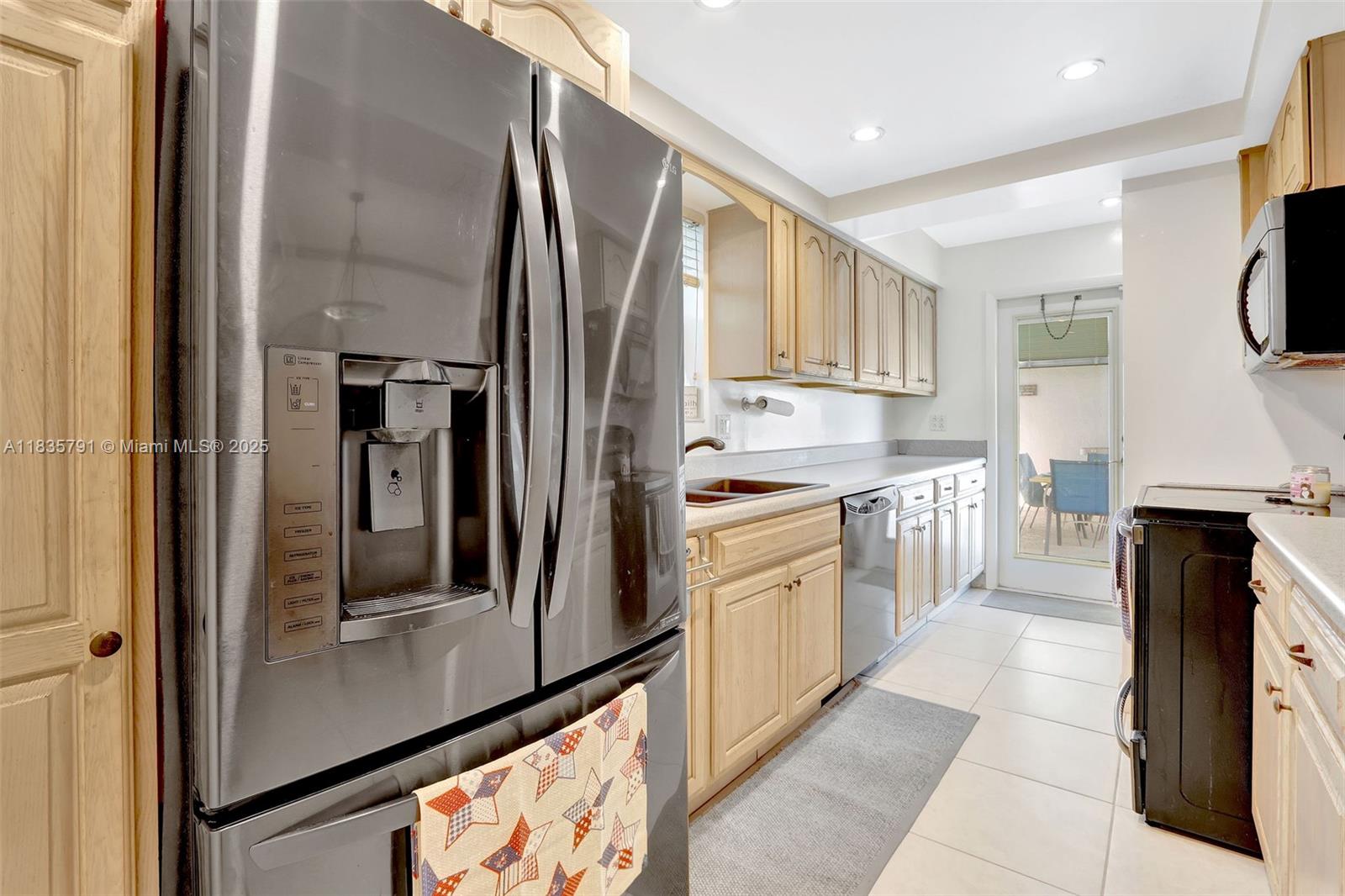 3511 Fairfax Dr, Fort Lauderdale, Florida image 9