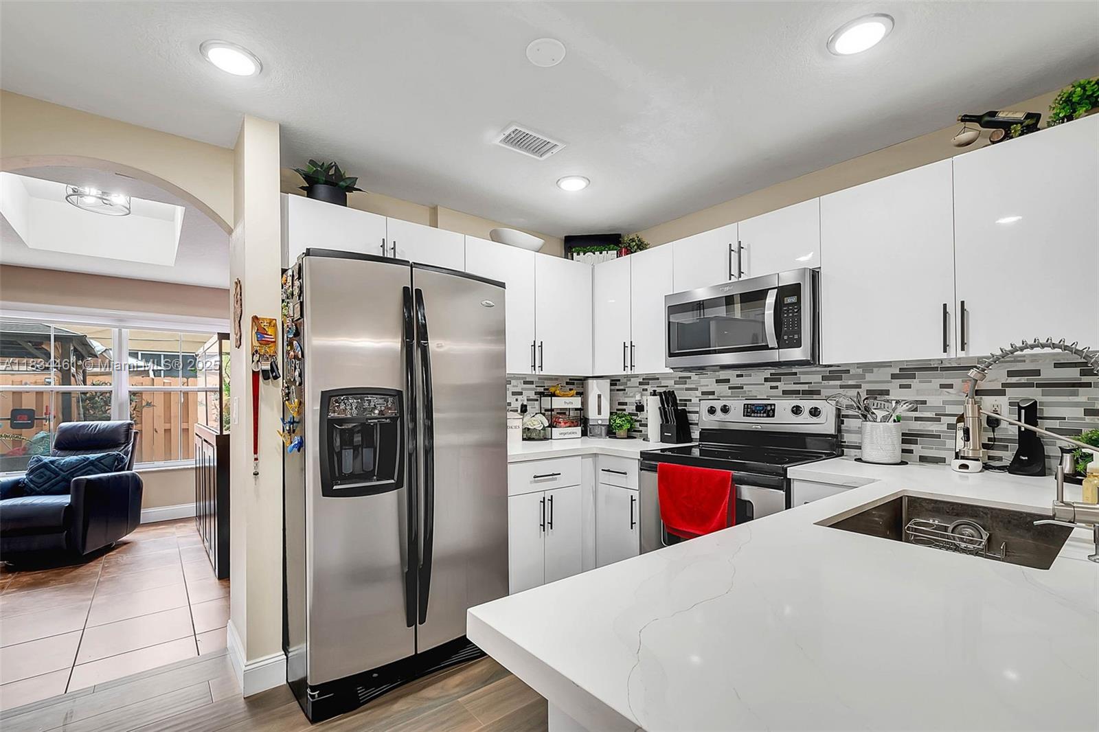 8511 NW 141st Ter #402, Miami Lakes, Florida image 11