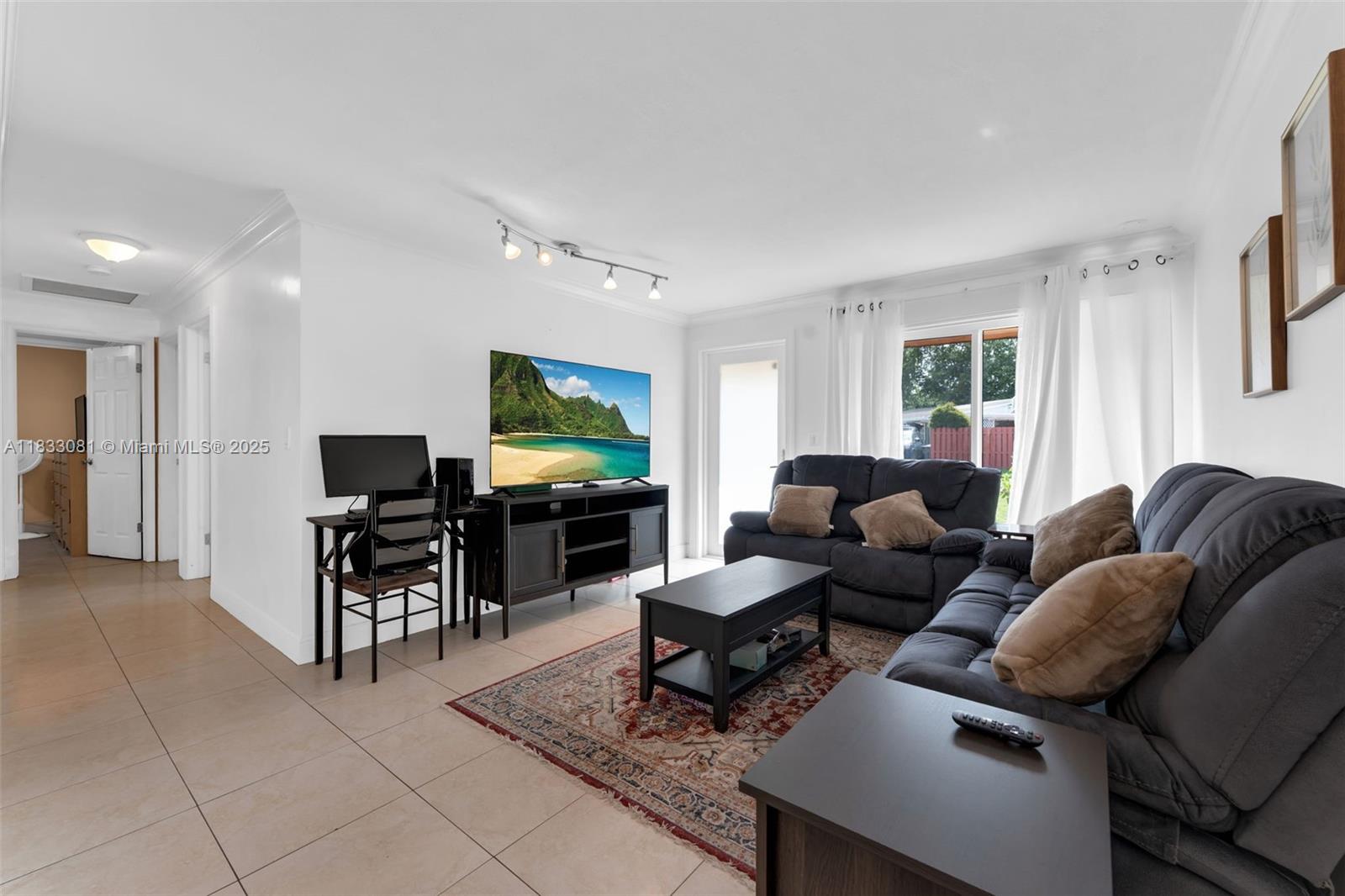 3036 N 58th Ave, Hollywood, Florida image 6