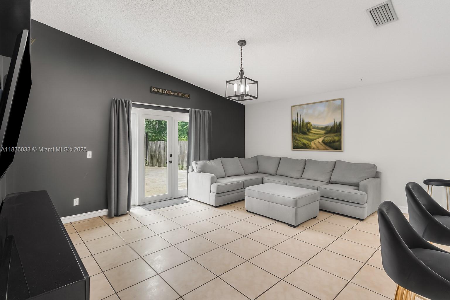 2472 SW 106th Ave, Miramar, Florida image 3