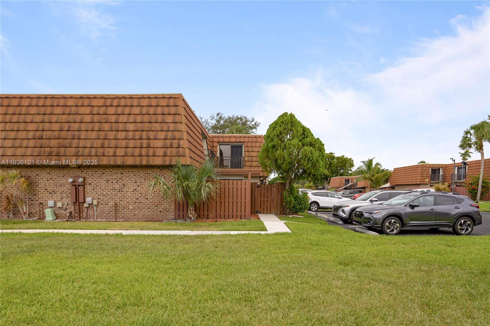 1170 SW 118th Ter, Davie, Florida image 4