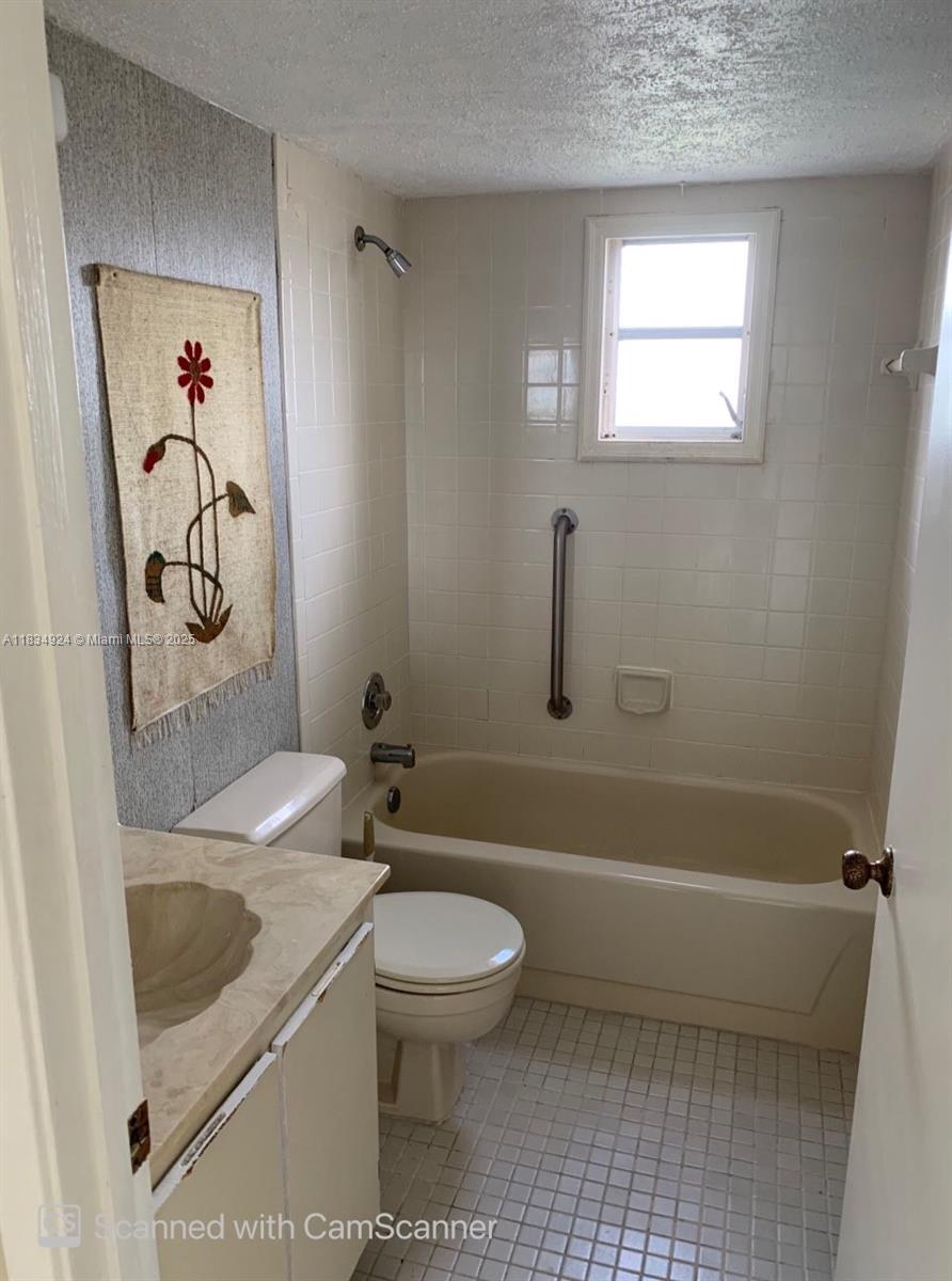 Residential, Lauderhill, Florida image 10