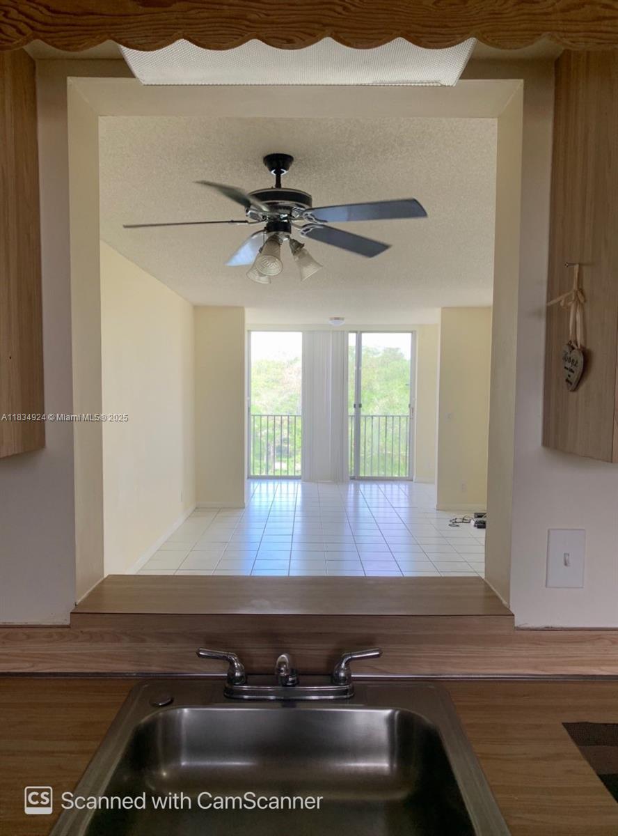 Residential, Lauderhill, Florida image 3