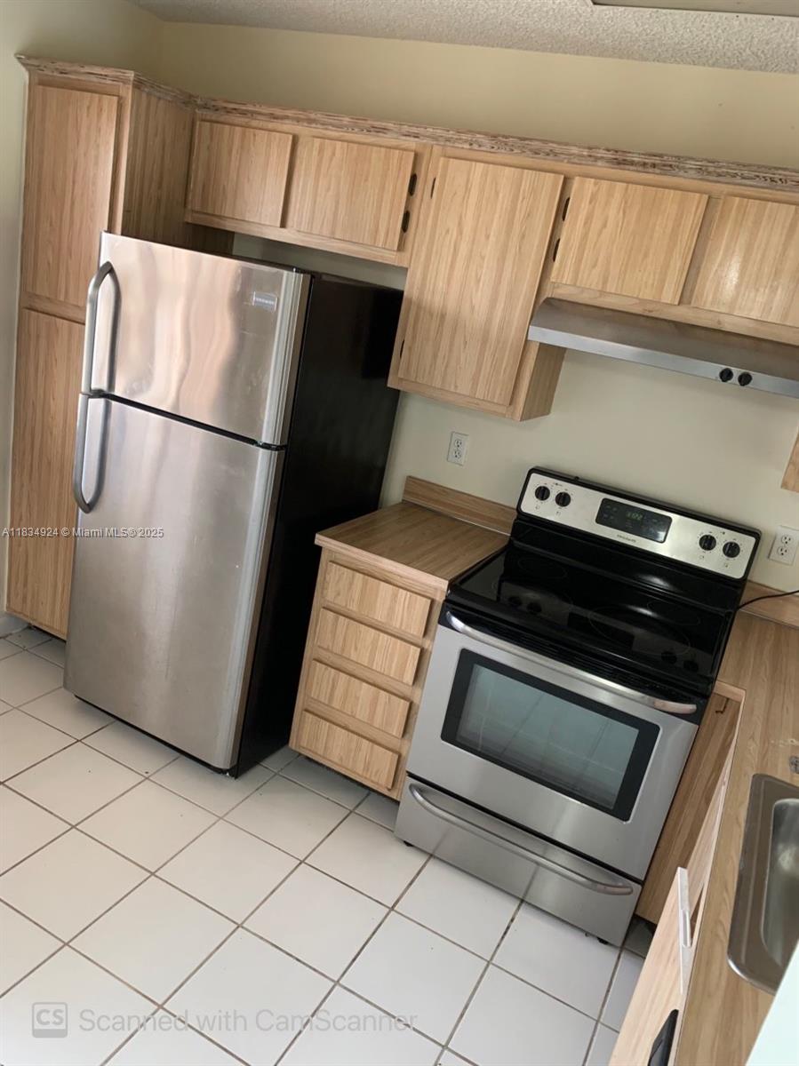 Residential, Lauderhill, Florida image 5