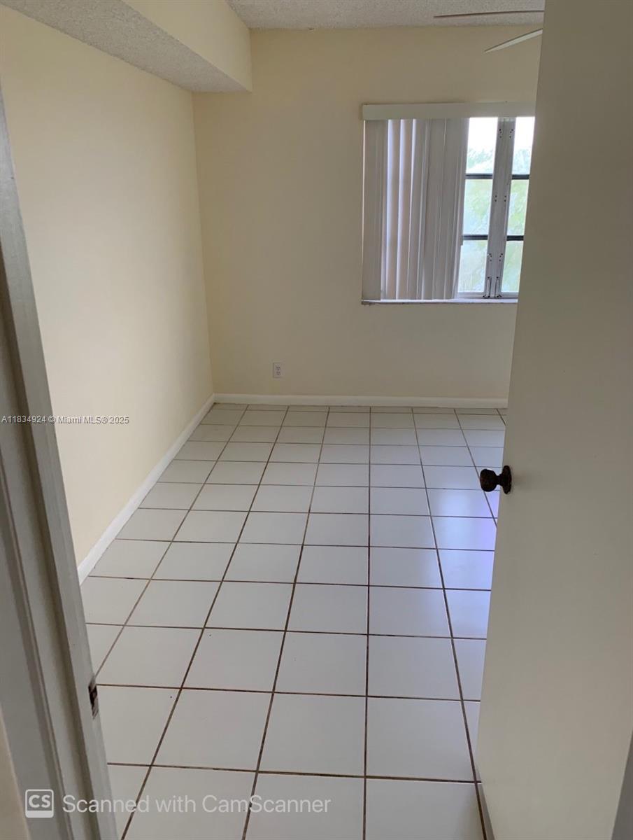 Residential, Lauderhill, Florida image 9